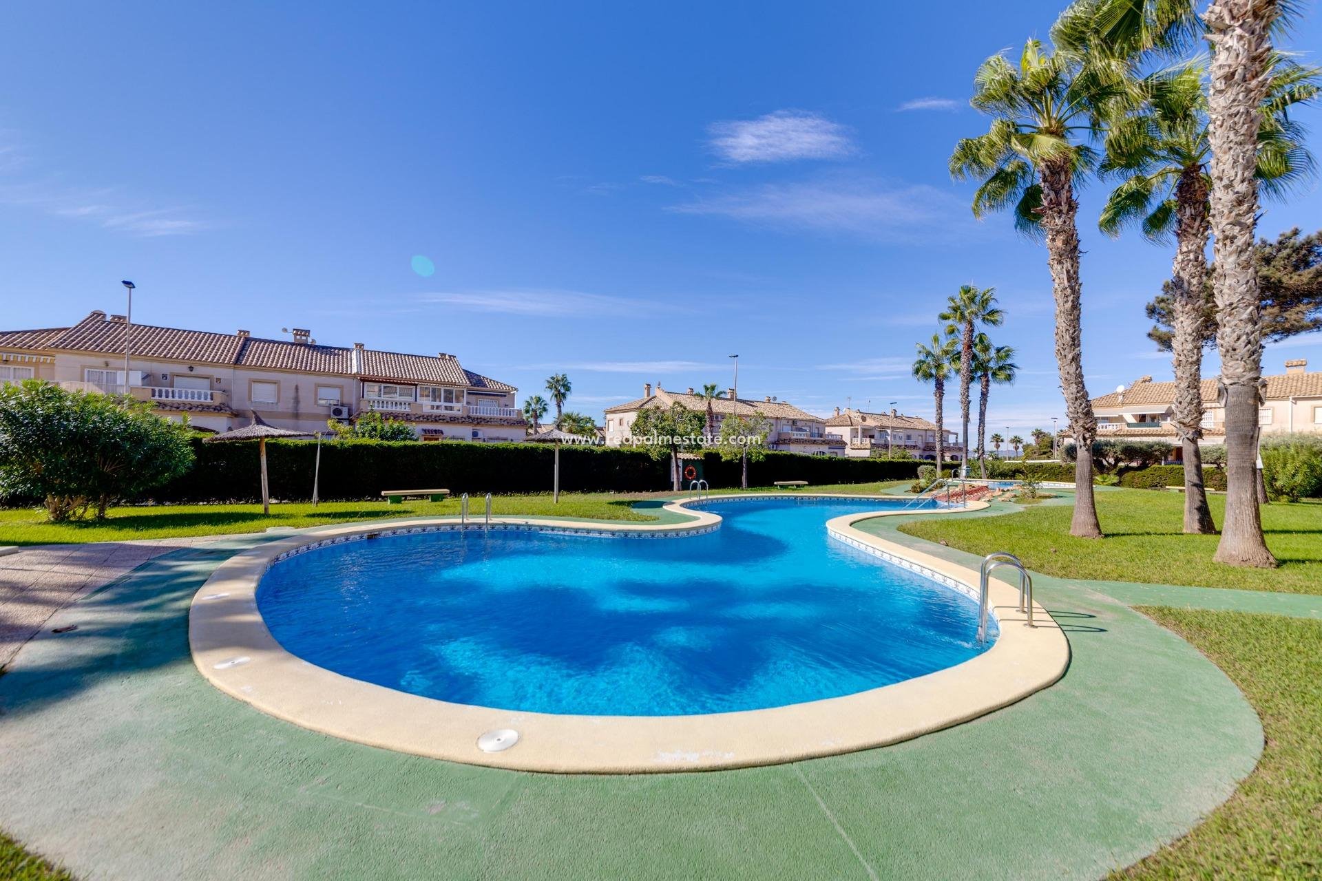 Återförsäljning - Bungalow -
Torrevieja - Nueva Torrevieja - Aguas Nuevas