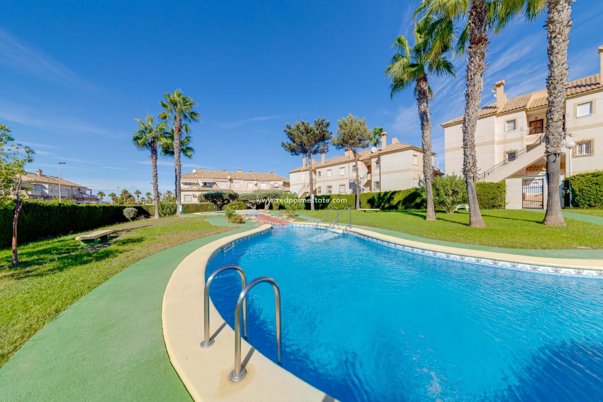 Återförsäljning - Bungalow -
Torrevieja - Nueva Torrevieja - Aguas Nuevas