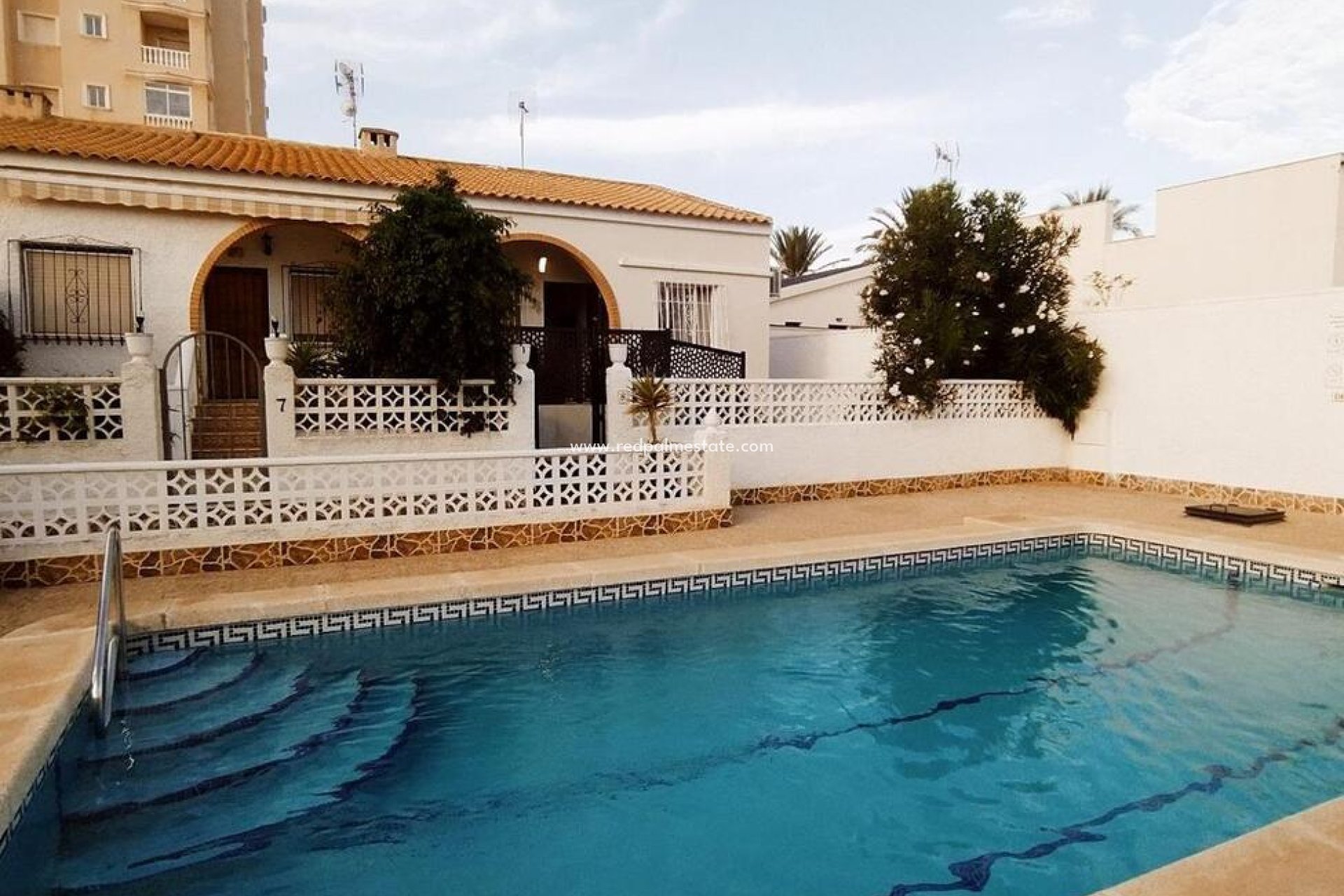 Återförsäljning - Bungalow -
Torrevieja - Nueva Torrevieja - Aguas Nuevas