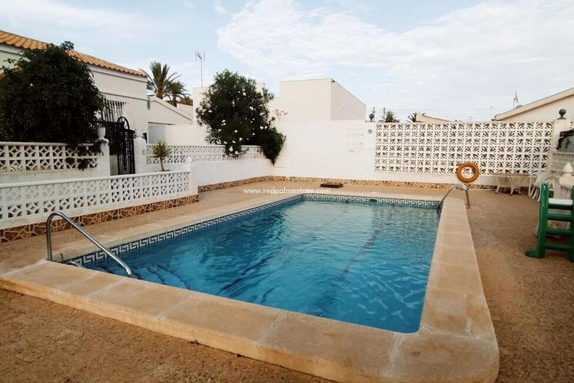 Återförsäljning - Bungalow -
Torrevieja - Nueva Torrevieja - Aguas Nuevas