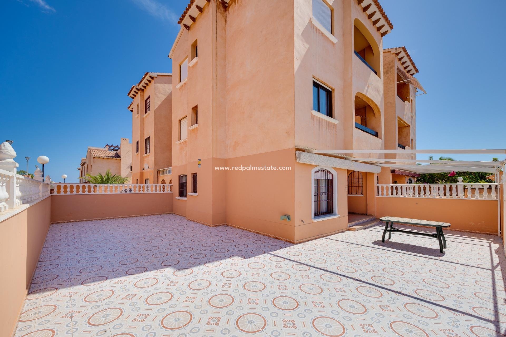 Återförsäljning - Bungalow -
Torrevieja - Nueva Torrevieja - Aguas Nuevas