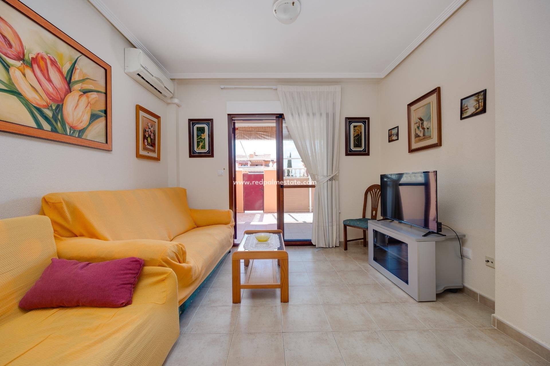 Återförsäljning - Bungalow -
Torrevieja - Nueva Torrevieja - Aguas Nuevas