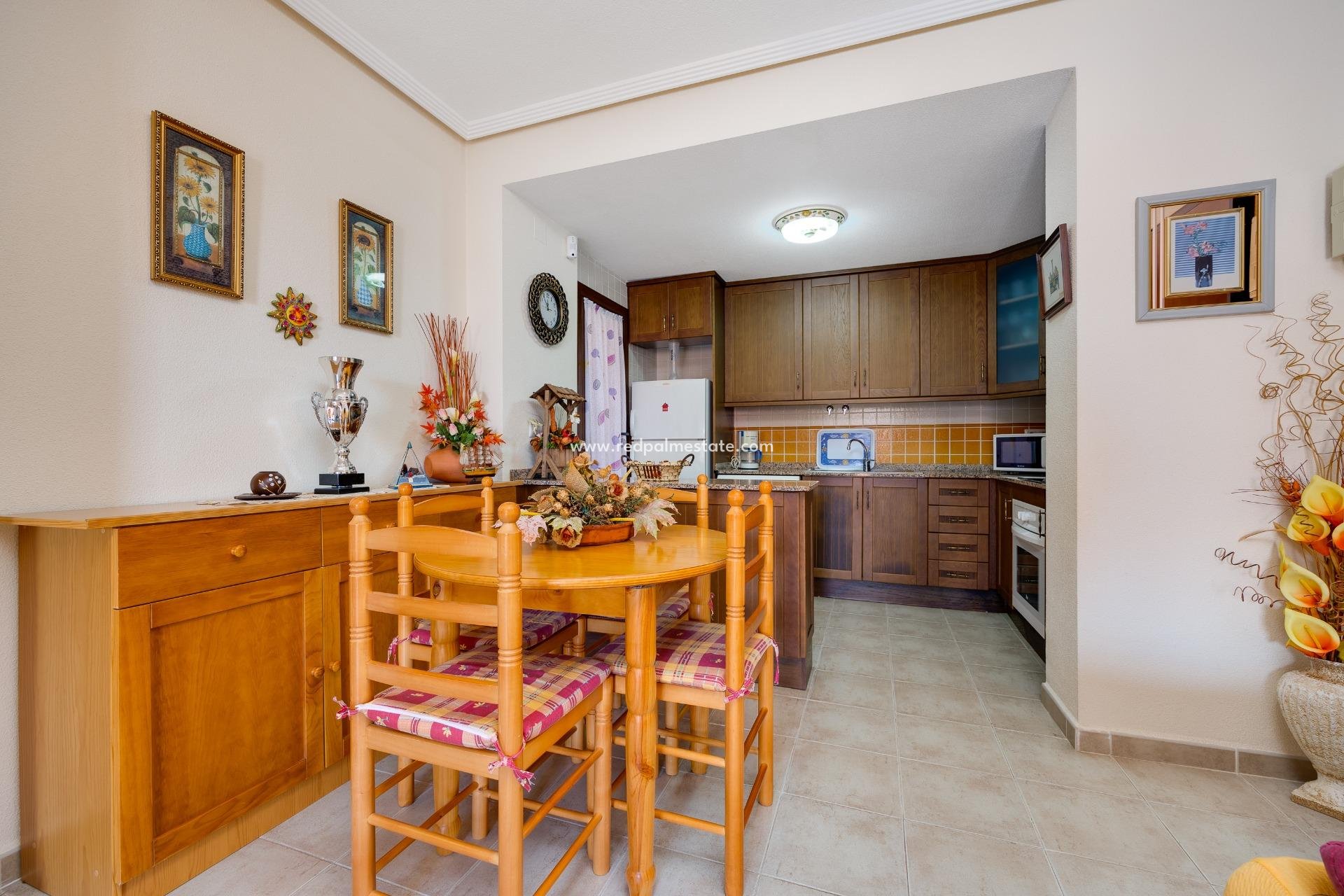 Återförsäljning - Bungalow -
Torrevieja - Nueva Torrevieja - Aguas Nuevas