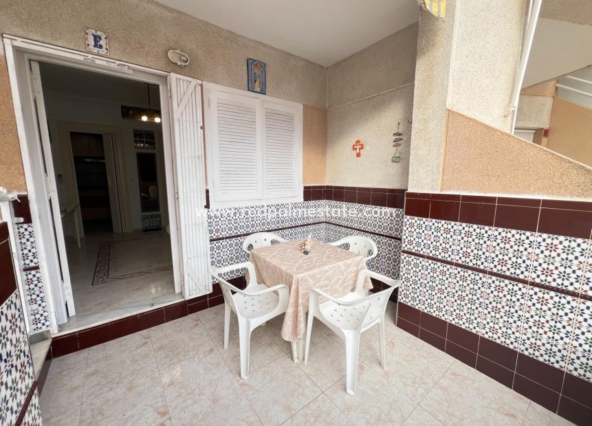 Återförsäljning - Bungalow -
Torrevieja - Nueva Torrevieja - Aguas Nuevas