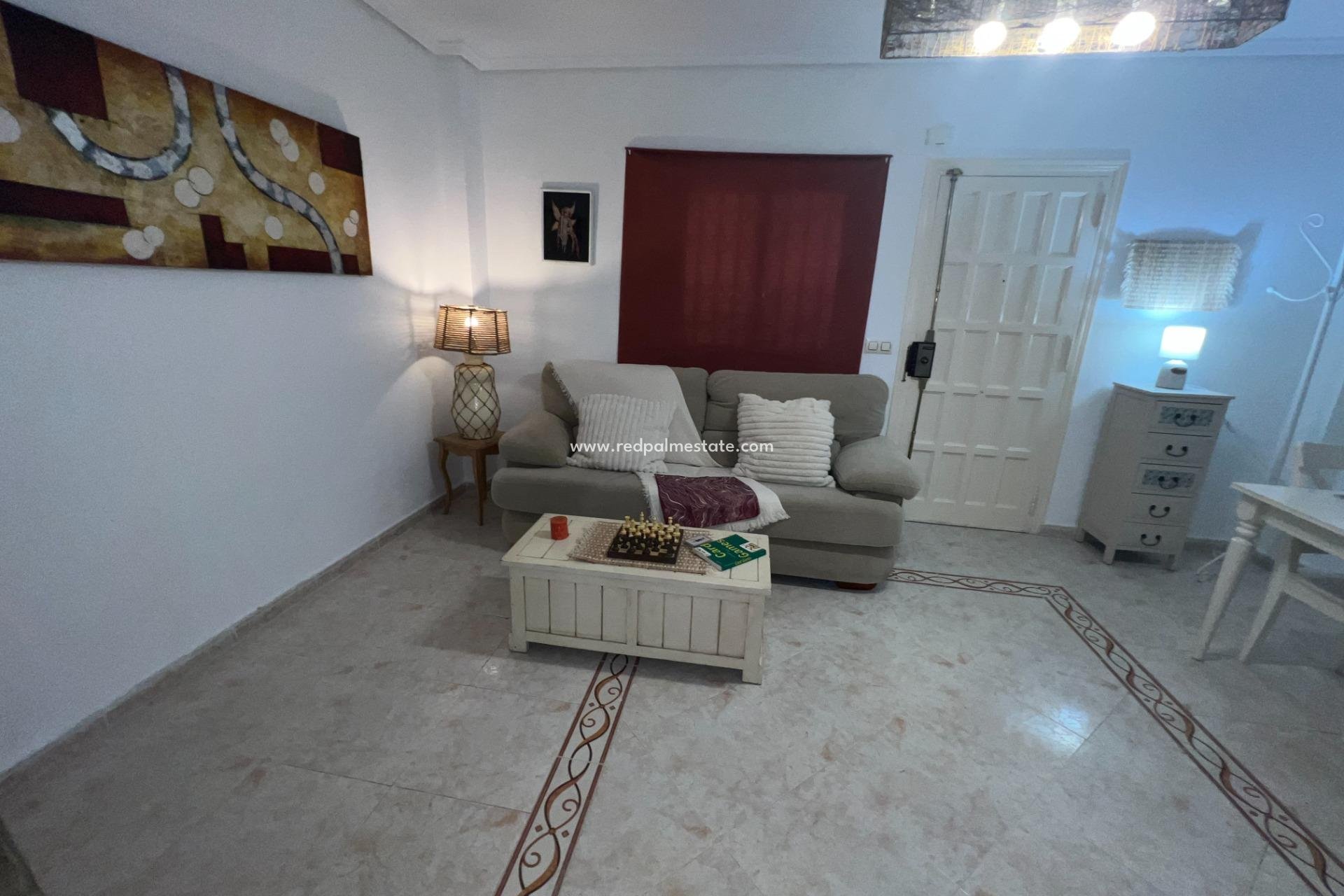 Återförsäljning - Bungalow -
Torrevieja - Nueva Torrevieja - Aguas Nuevas