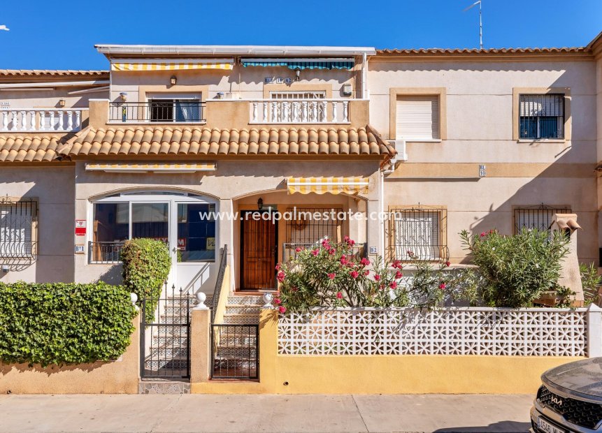 Återförsäljning - Bungalow -
Torrevieja - Nueva Torrevieja - Aguas Nuevas