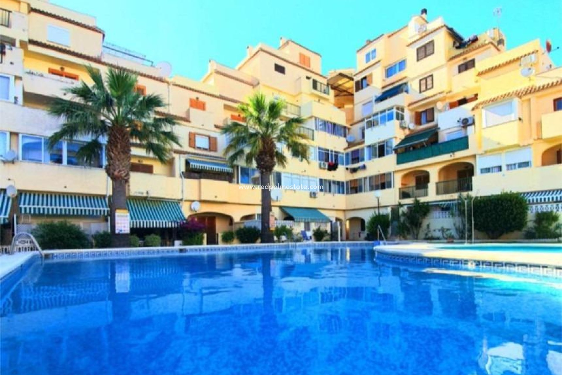 Återförsäljning - Bungalow -
Torrevieja - Nueva Torrevieja