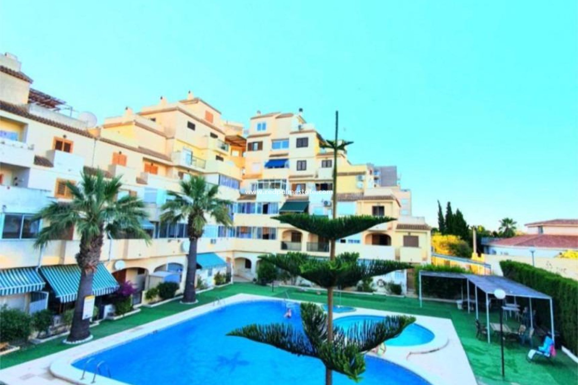 Återförsäljning - Bungalow -
Torrevieja - Nueva Torrevieja