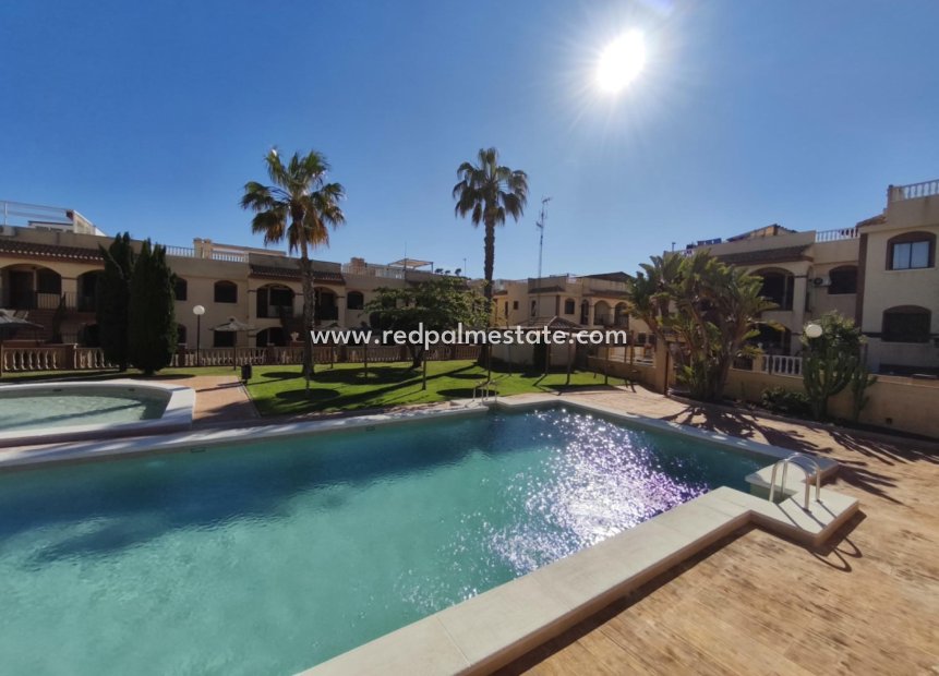 Återförsäljning - Bungalow -
Torrevieja - Parque Acuático - Sector 25