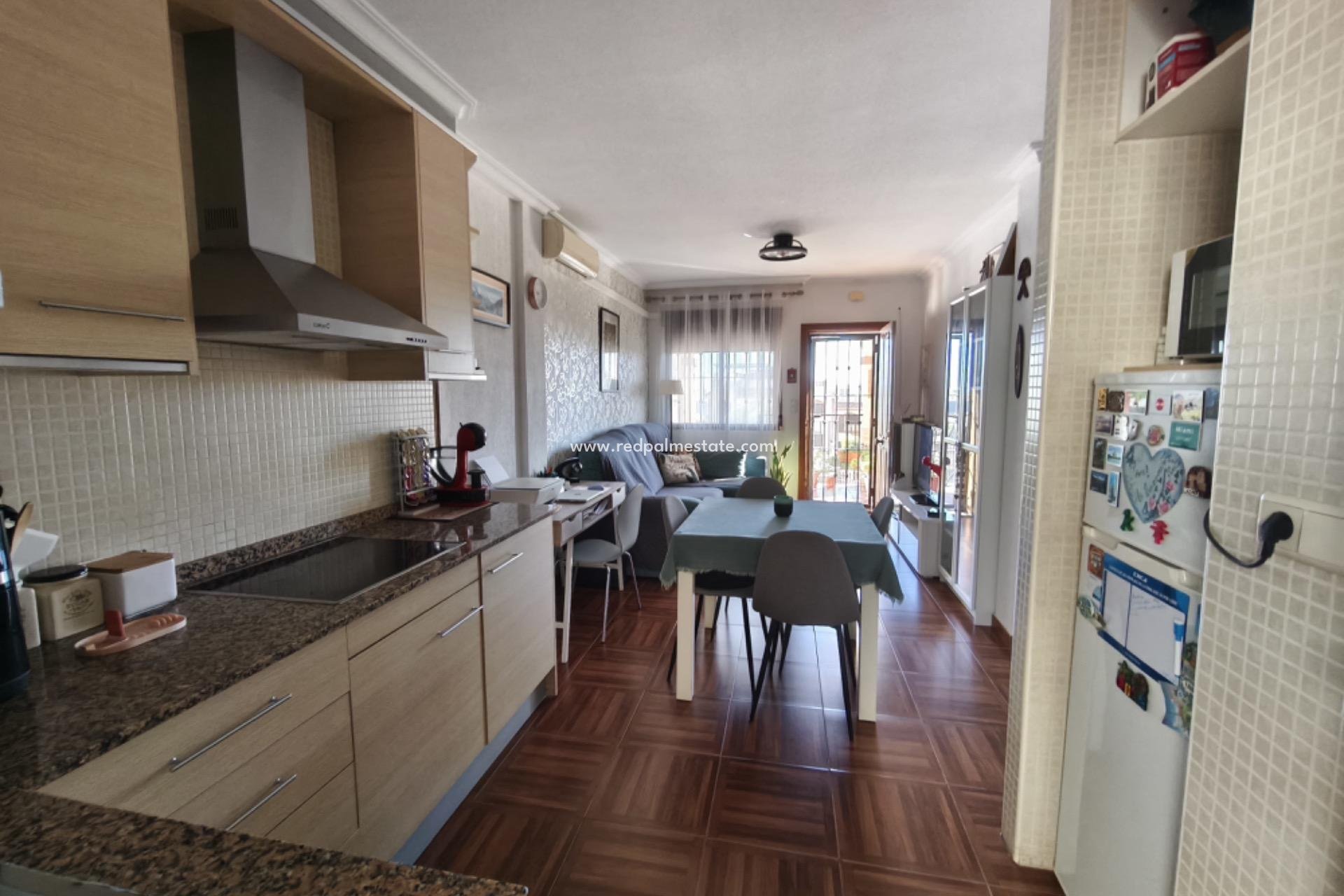 Återförsäljning - Bungalow -
Torrevieja - Parque Acuático - Sector 25