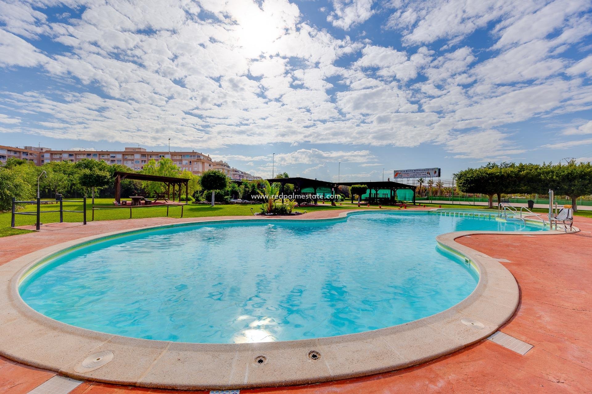 Återförsäljning - Bungalow -
Torrevieja - Parque las naciones