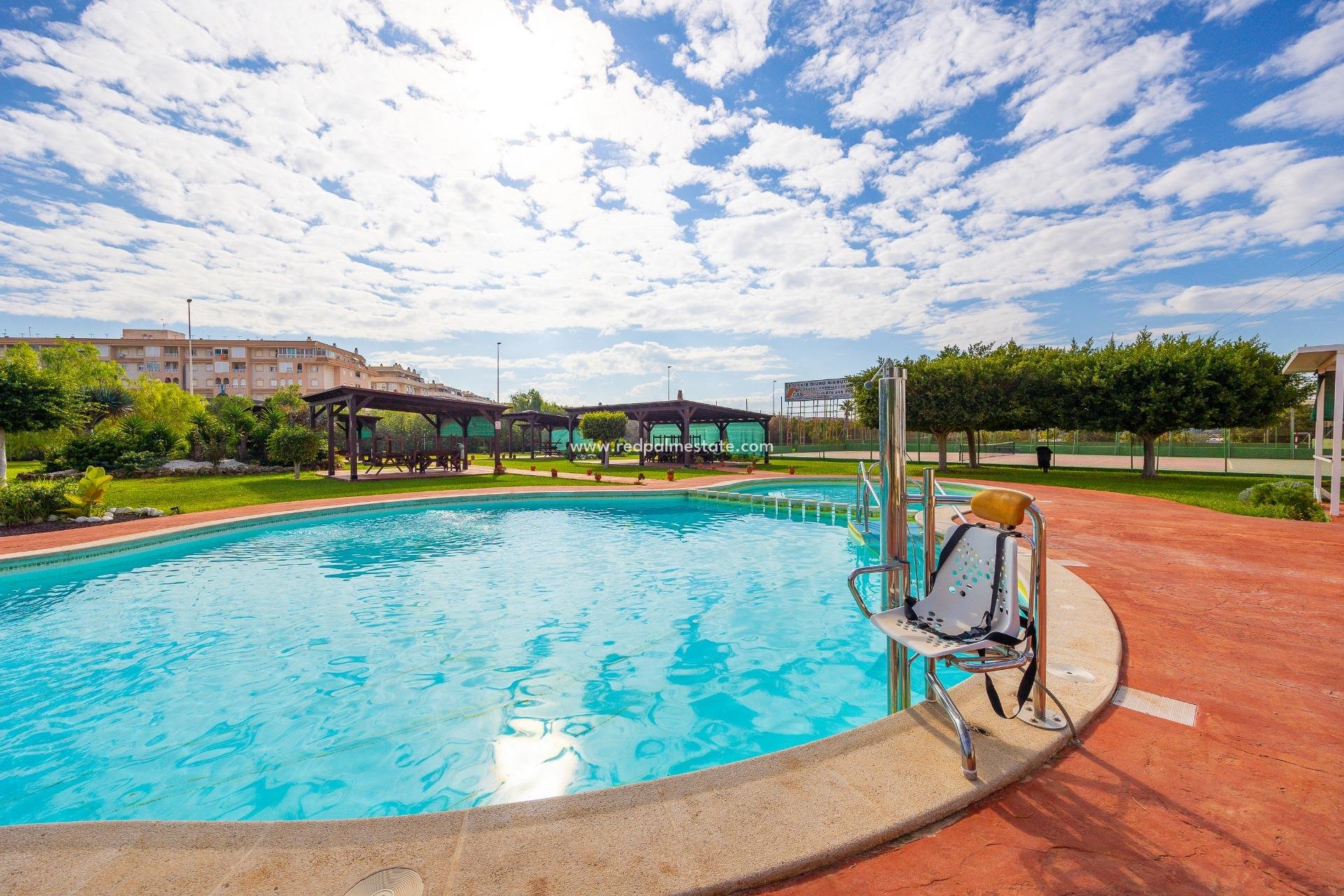 Återförsäljning - Bungalow -
Torrevieja - Parque las naciones