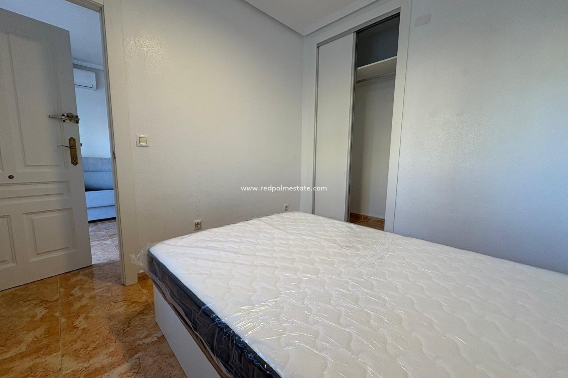 Återförsäljning - Bungalow -
Torrevieja - Paseo maritimo