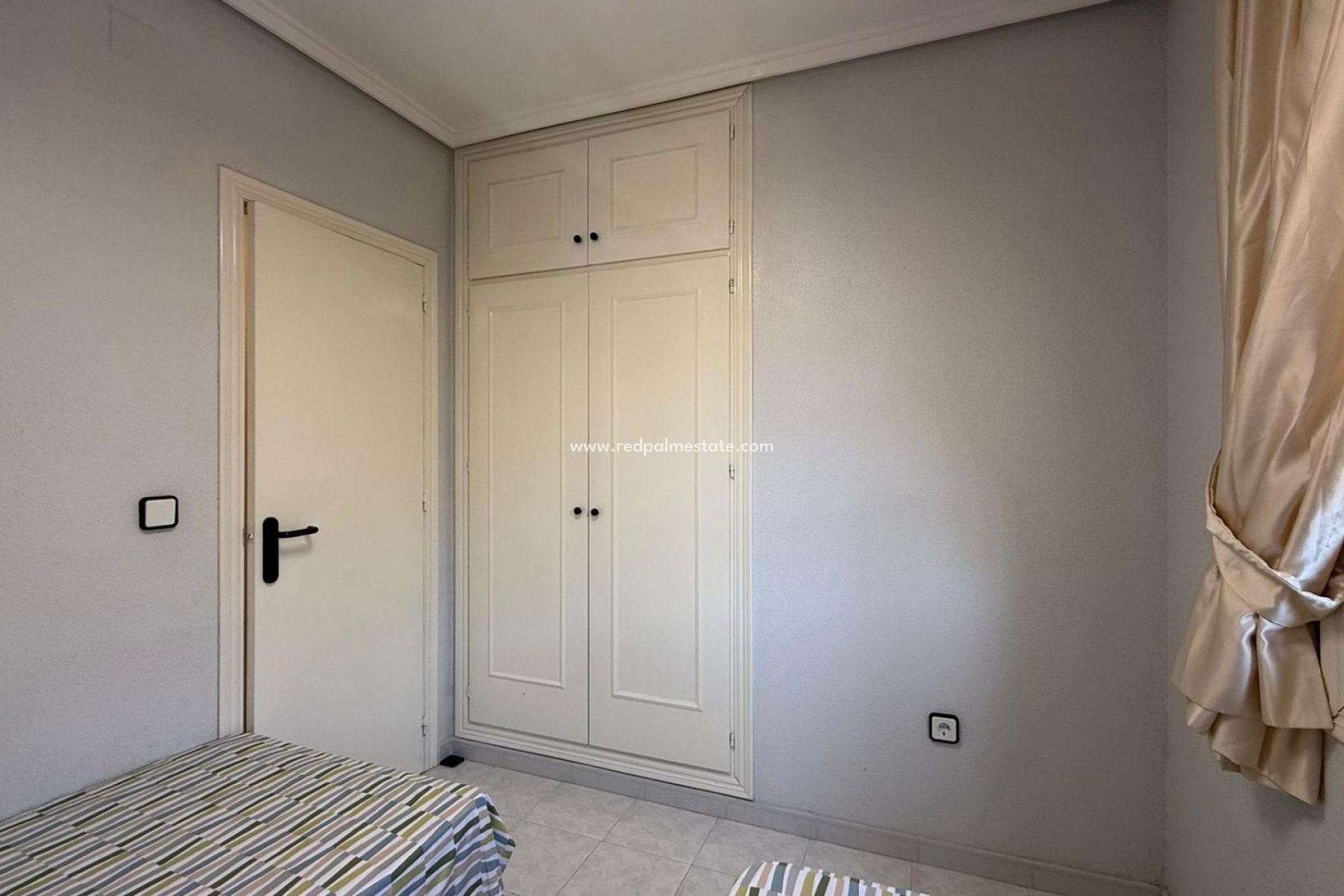 Återförsäljning - Bungalow -
Torrevieja - Punta prima