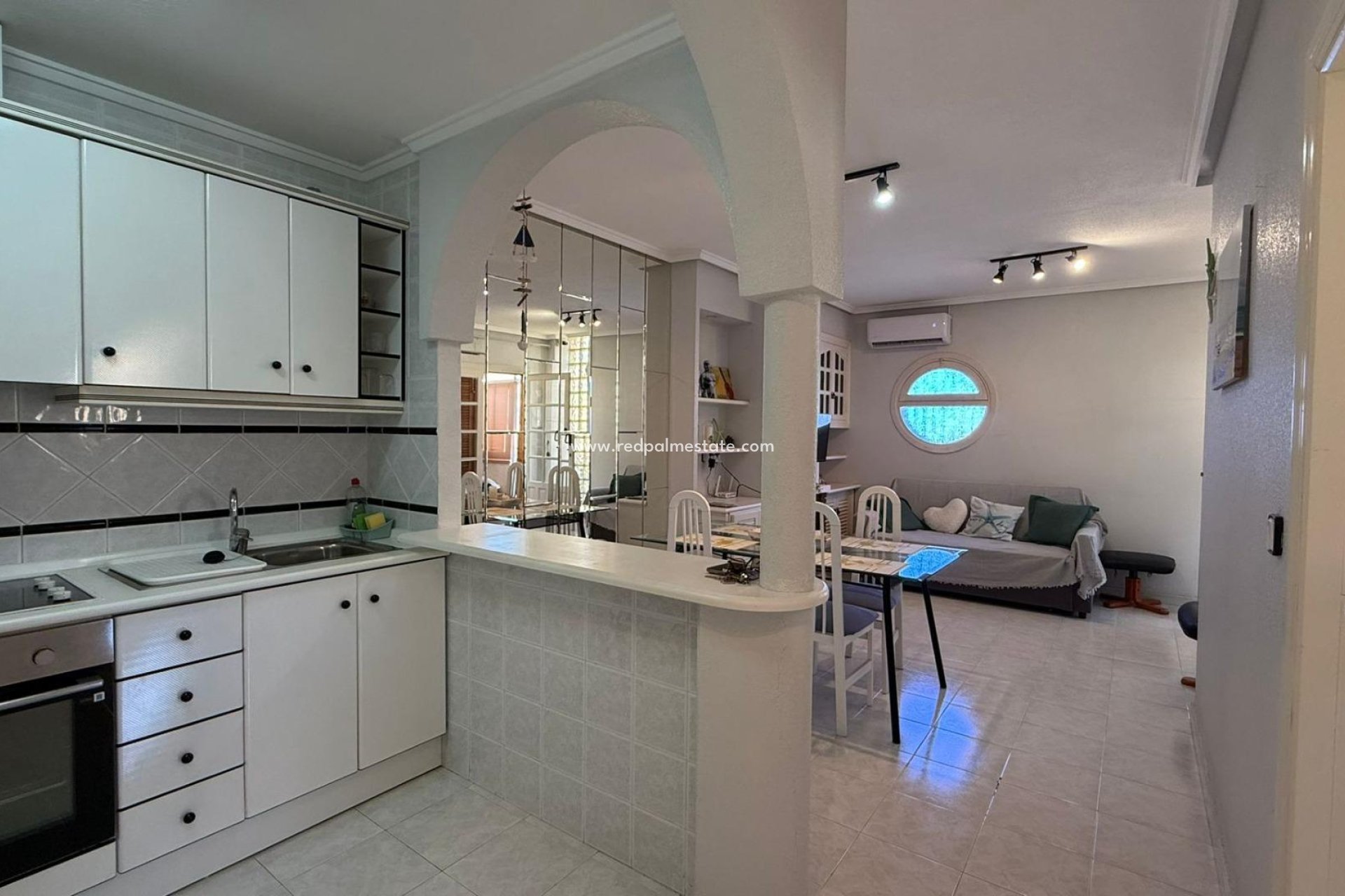 Återförsäljning - Bungalow -
Torrevieja - Punta prima