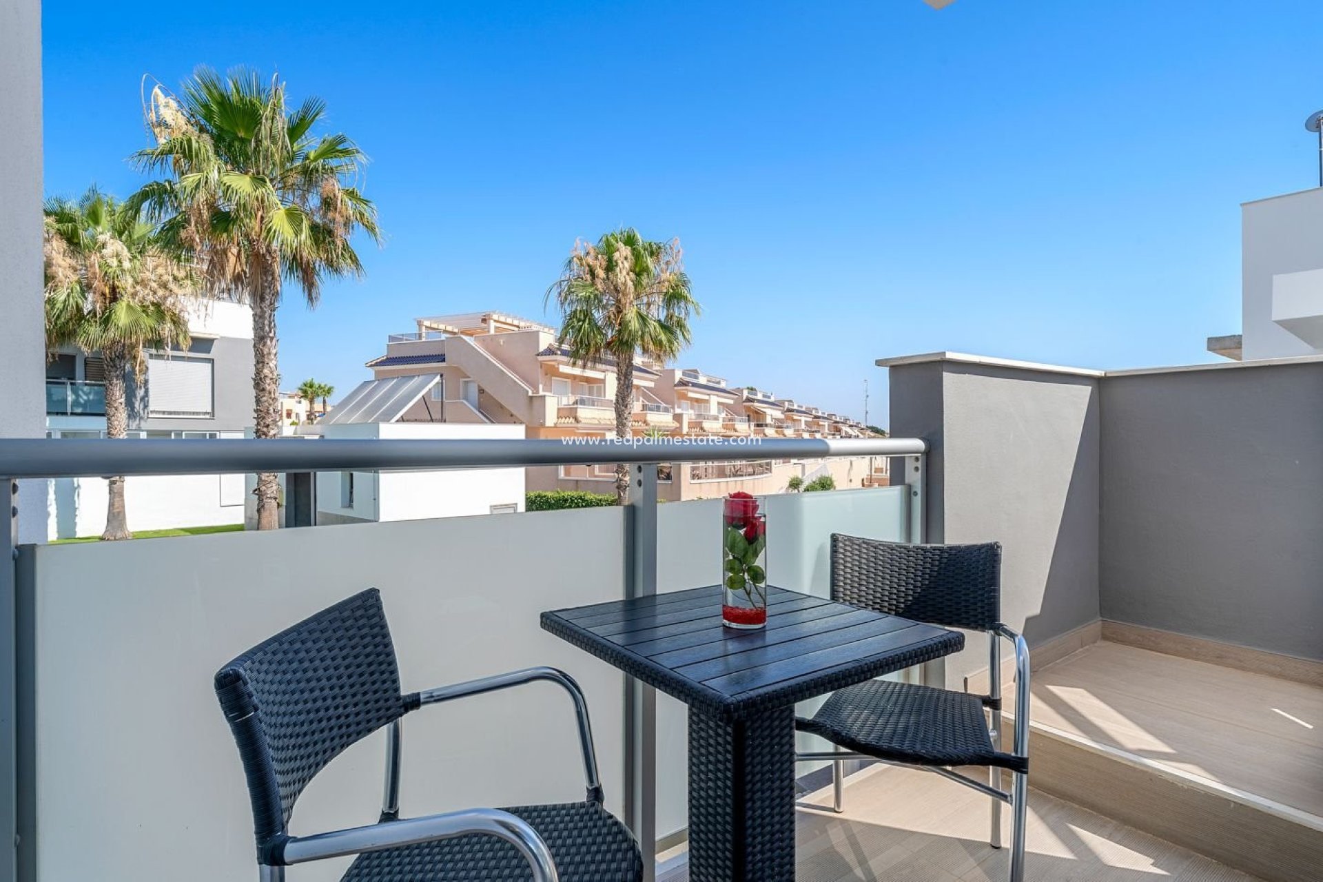Återförsäljning - Bungalow -
Torrevieja - Punta prima