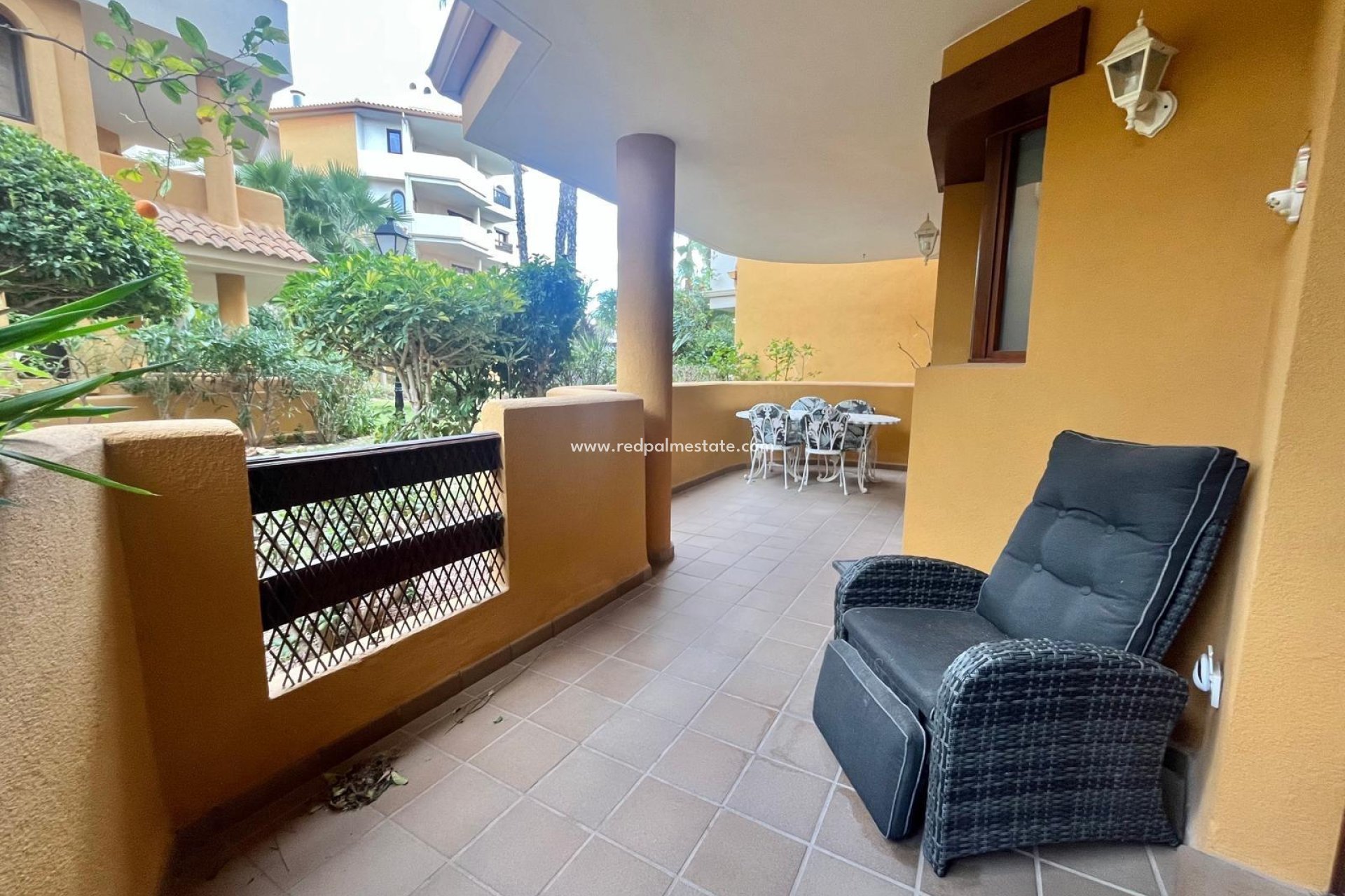 Återförsäljning - Bungalow -
Torrevieja - Punta prima