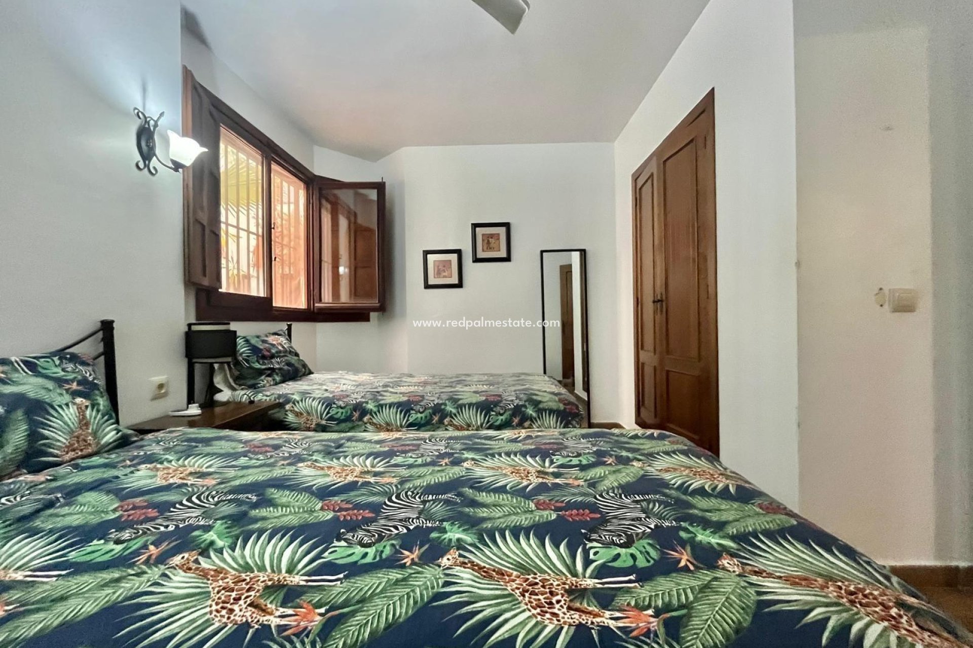 Återförsäljning - Bungalow -
Torrevieja - Punta prima