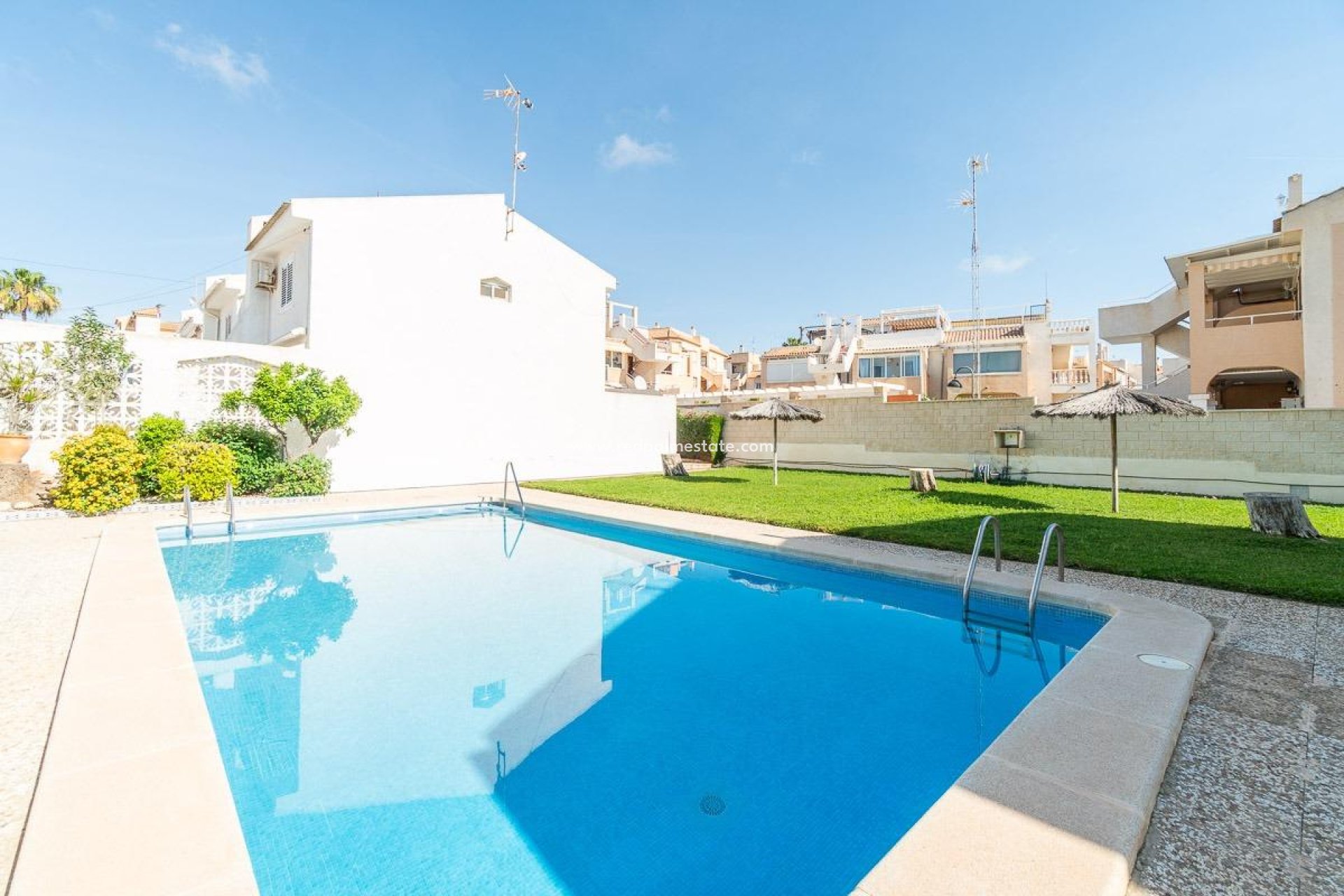 Återförsäljning - Bungalow -
Torrevieja - Rosaleda-los frutales