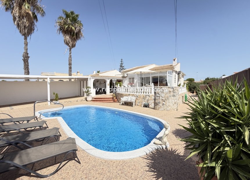 Återförsäljning - Bungalow -
Torrevieja - San Luis