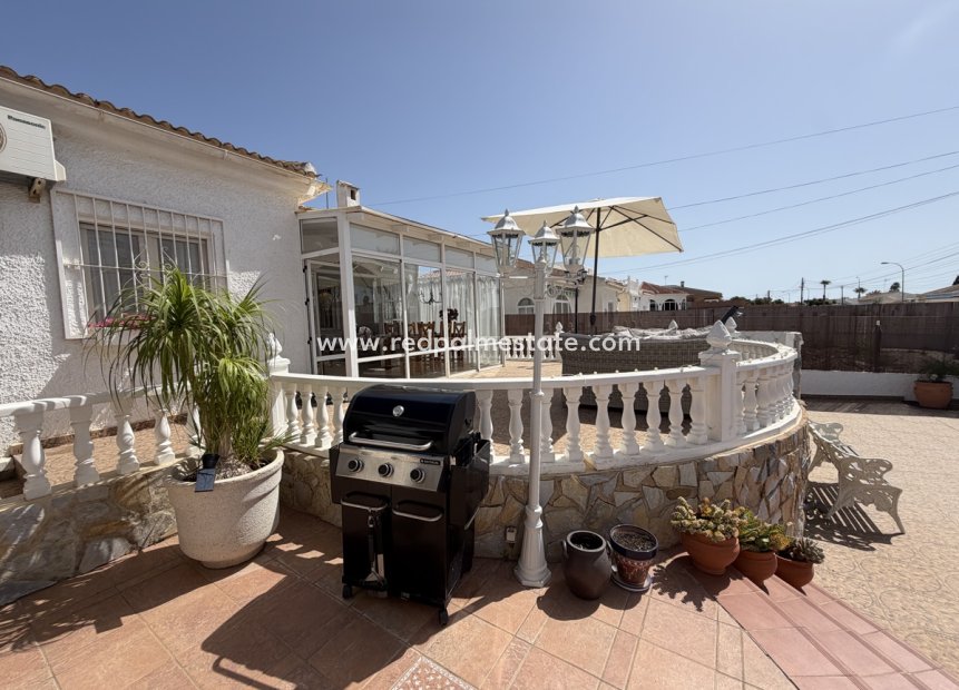 Återförsäljning - Bungalow -
Torrevieja - San Luis