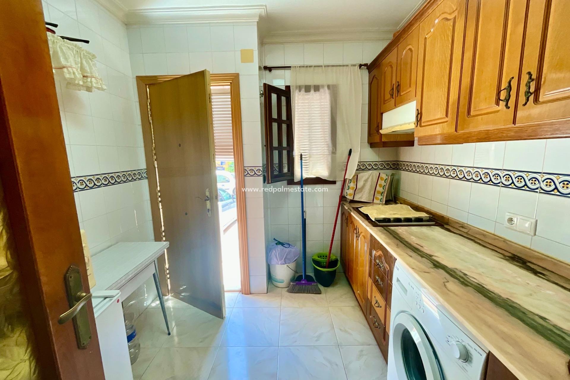Återförsäljning - Bungalow -
Torrevieja - Torreblanca