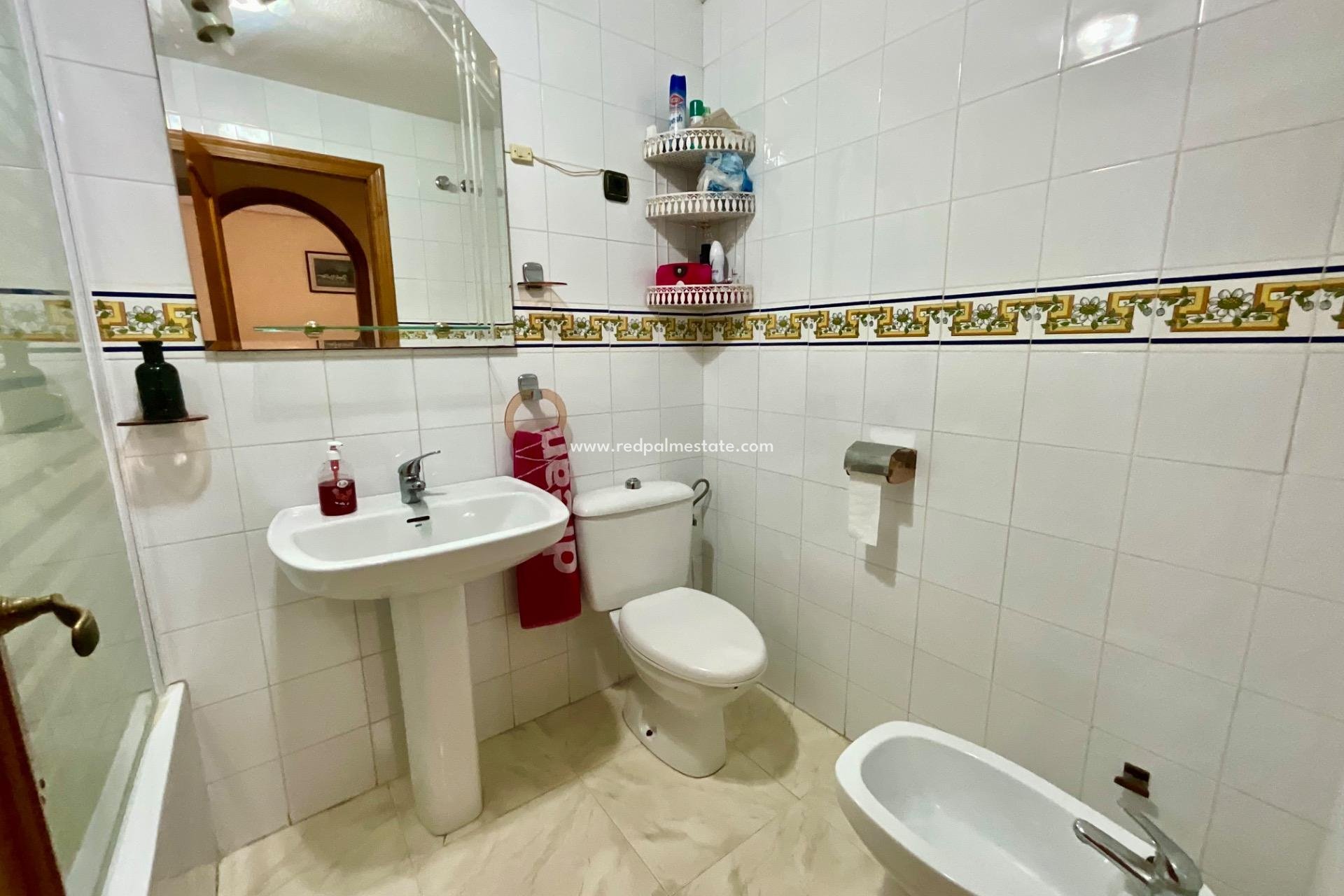 Återförsäljning - Bungalow -
Torrevieja - Torreblanca