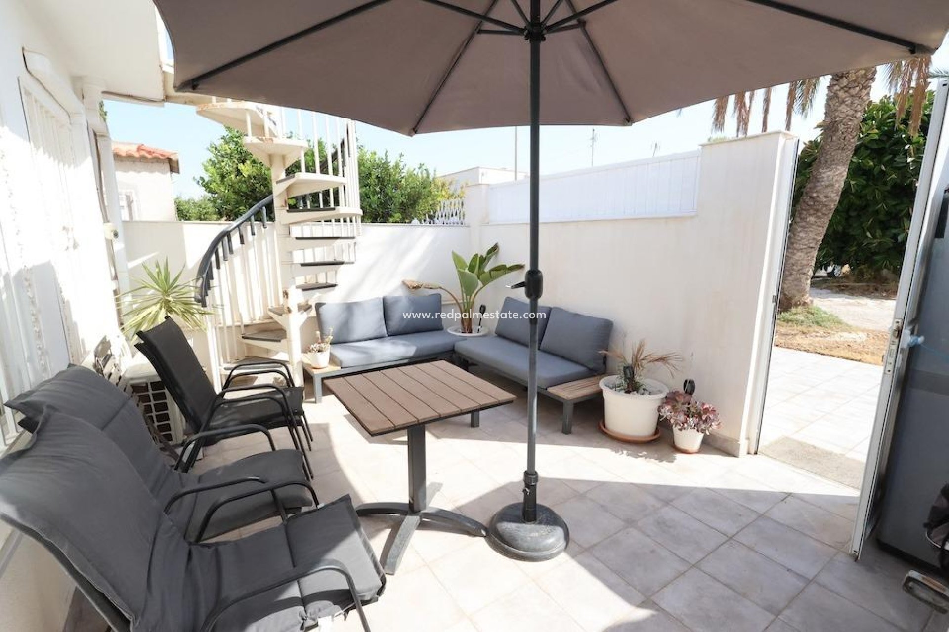 Återförsäljning - Bungalow -
Torrevieja