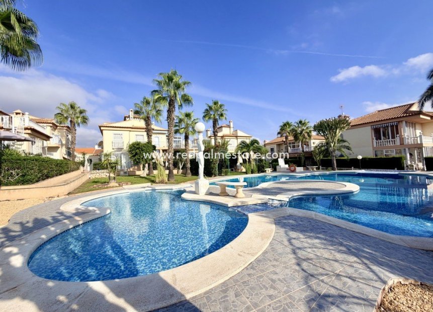 Återförsäljning - Bungalow -
Torrevieja