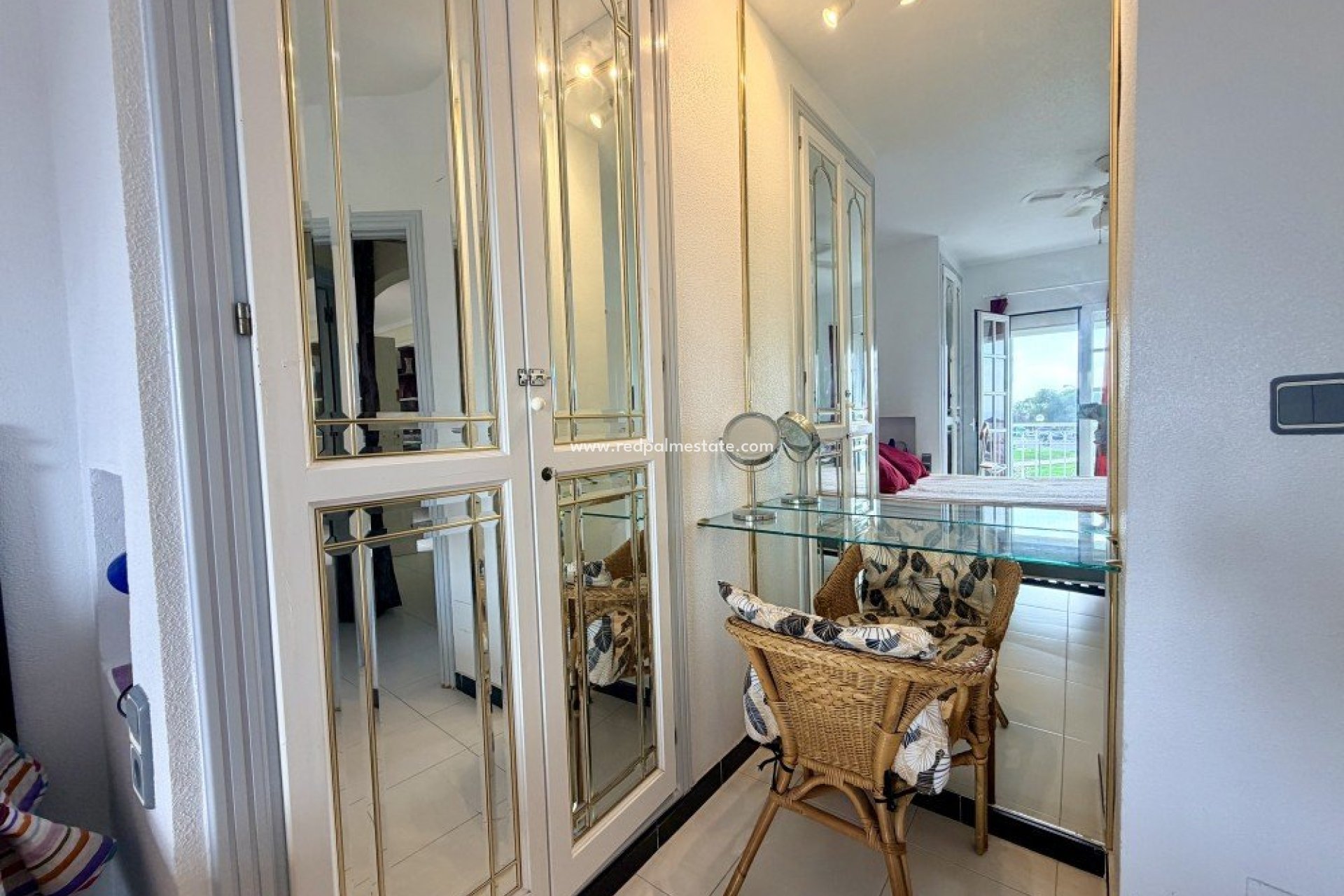 Återförsäljning - Bungalow -
Torrevieja