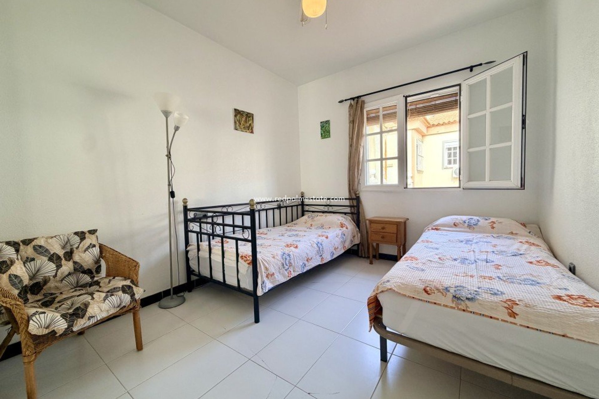 Återförsäljning - Bungalow -
Torrevieja