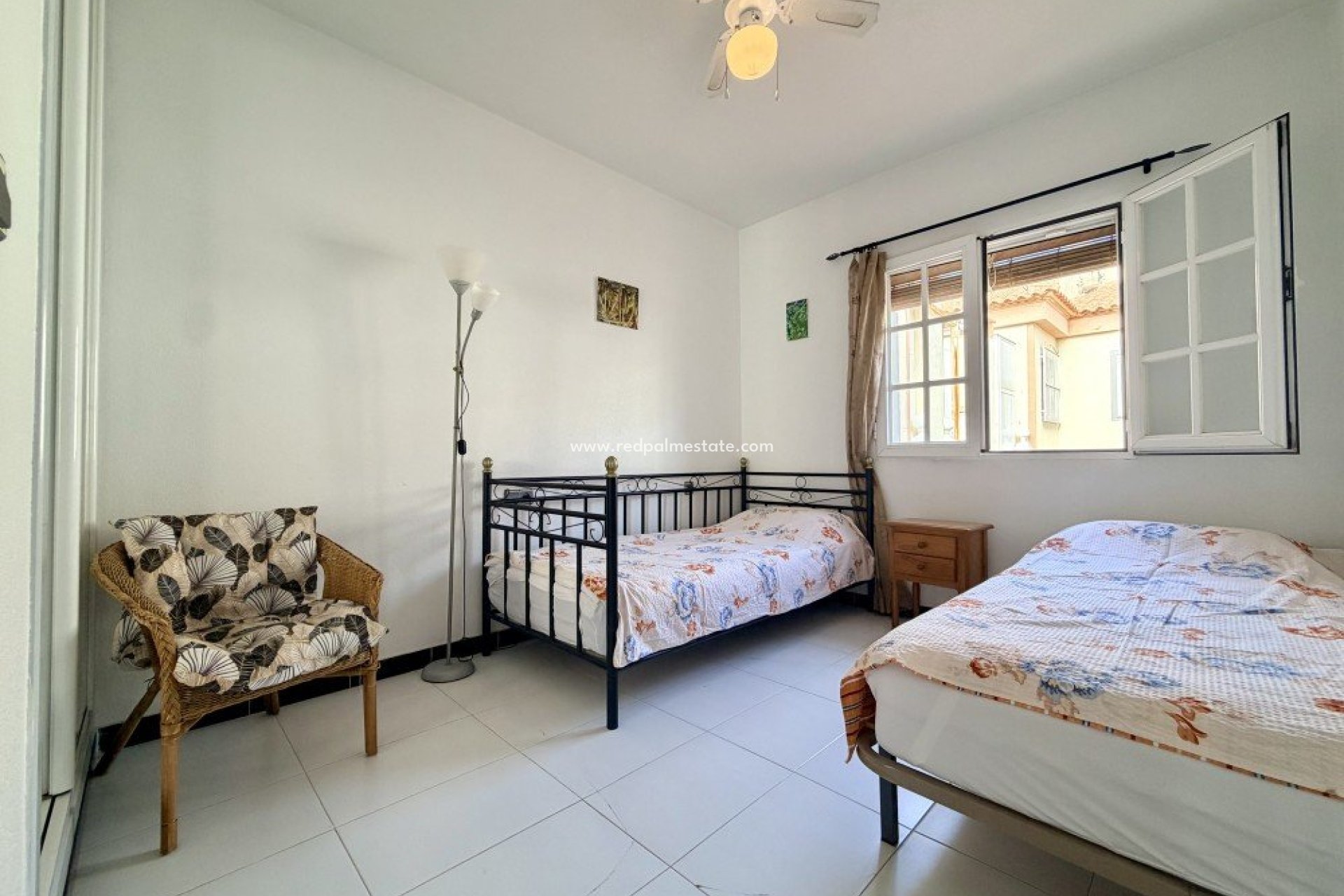 Återförsäljning - Bungalow -
Torrevieja