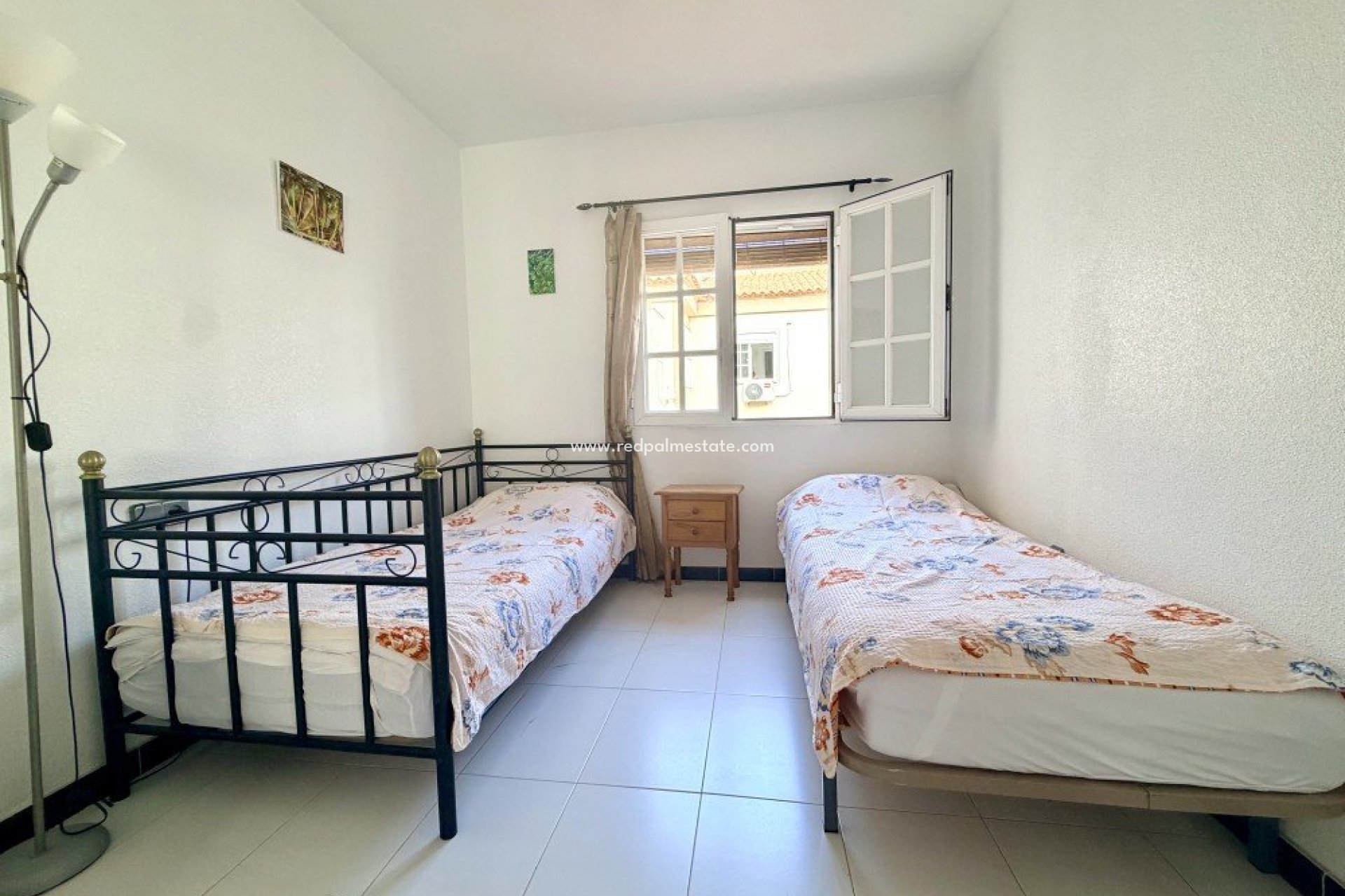 Återförsäljning - Bungalow -
Torrevieja