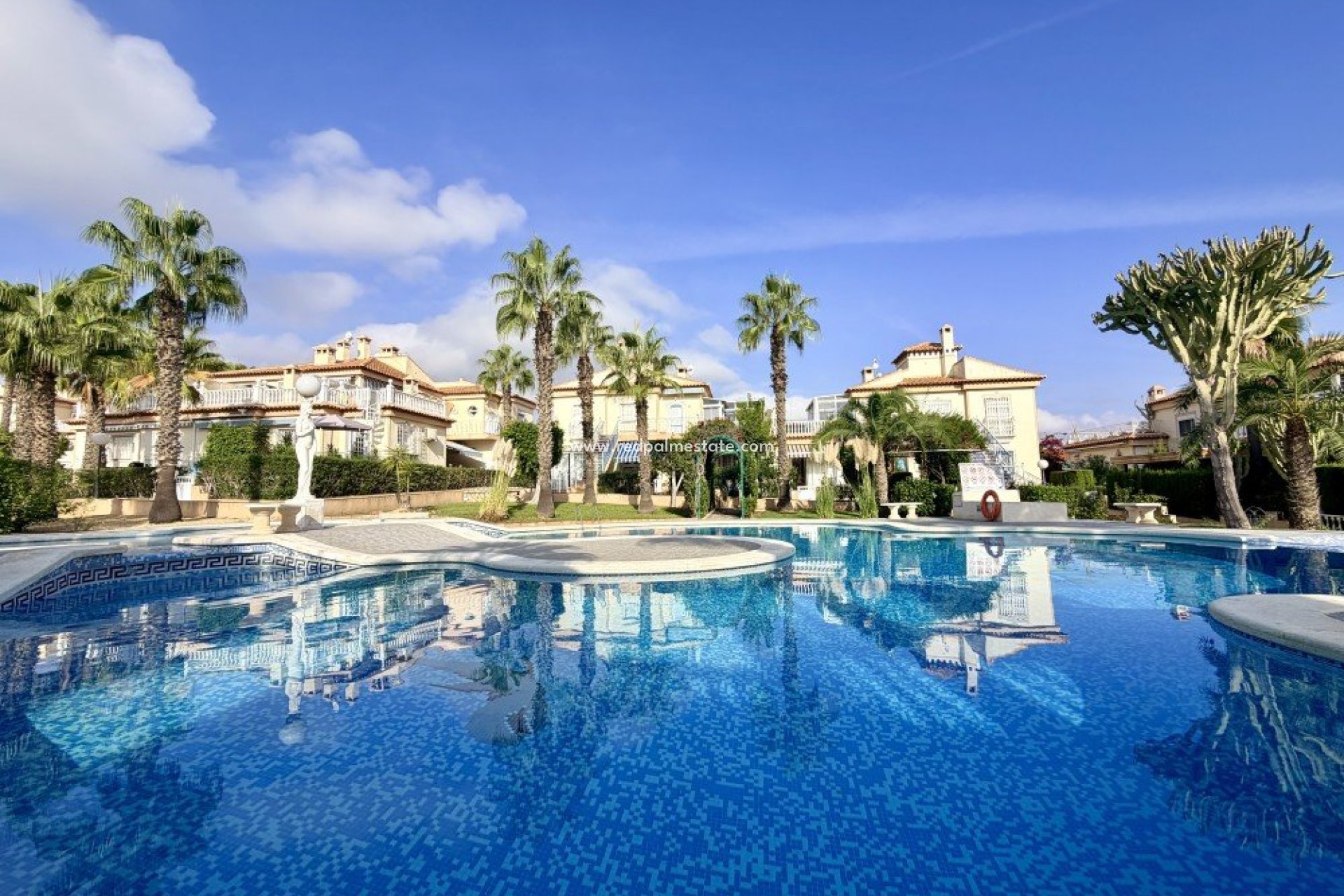 Återförsäljning - Bungalow -
Torrevieja