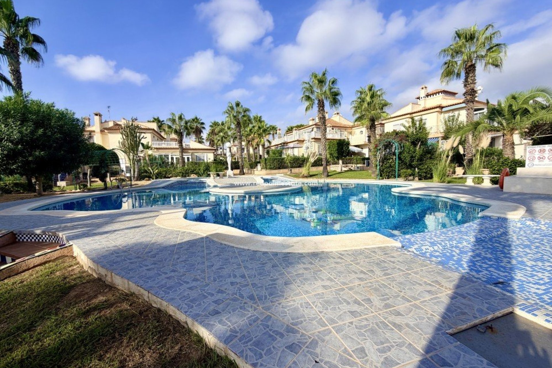 Återförsäljning - Bungalow -
Torrevieja
