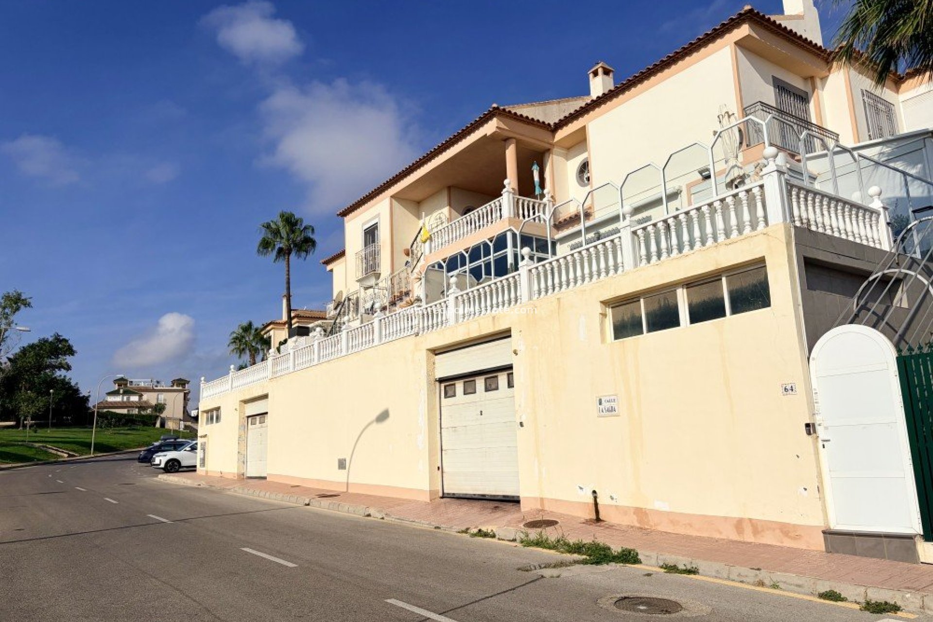 Återförsäljning - Bungalow -
Torrevieja