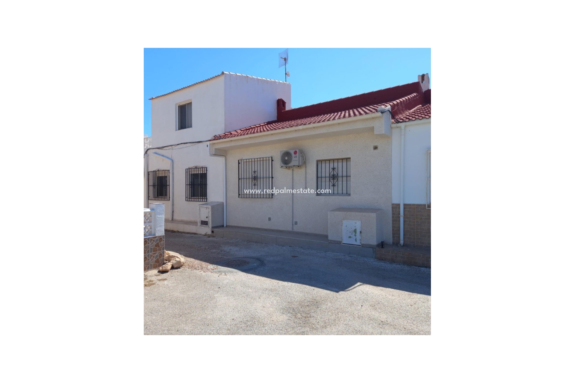 Återförsäljning - Bungalow -
Torrevieja