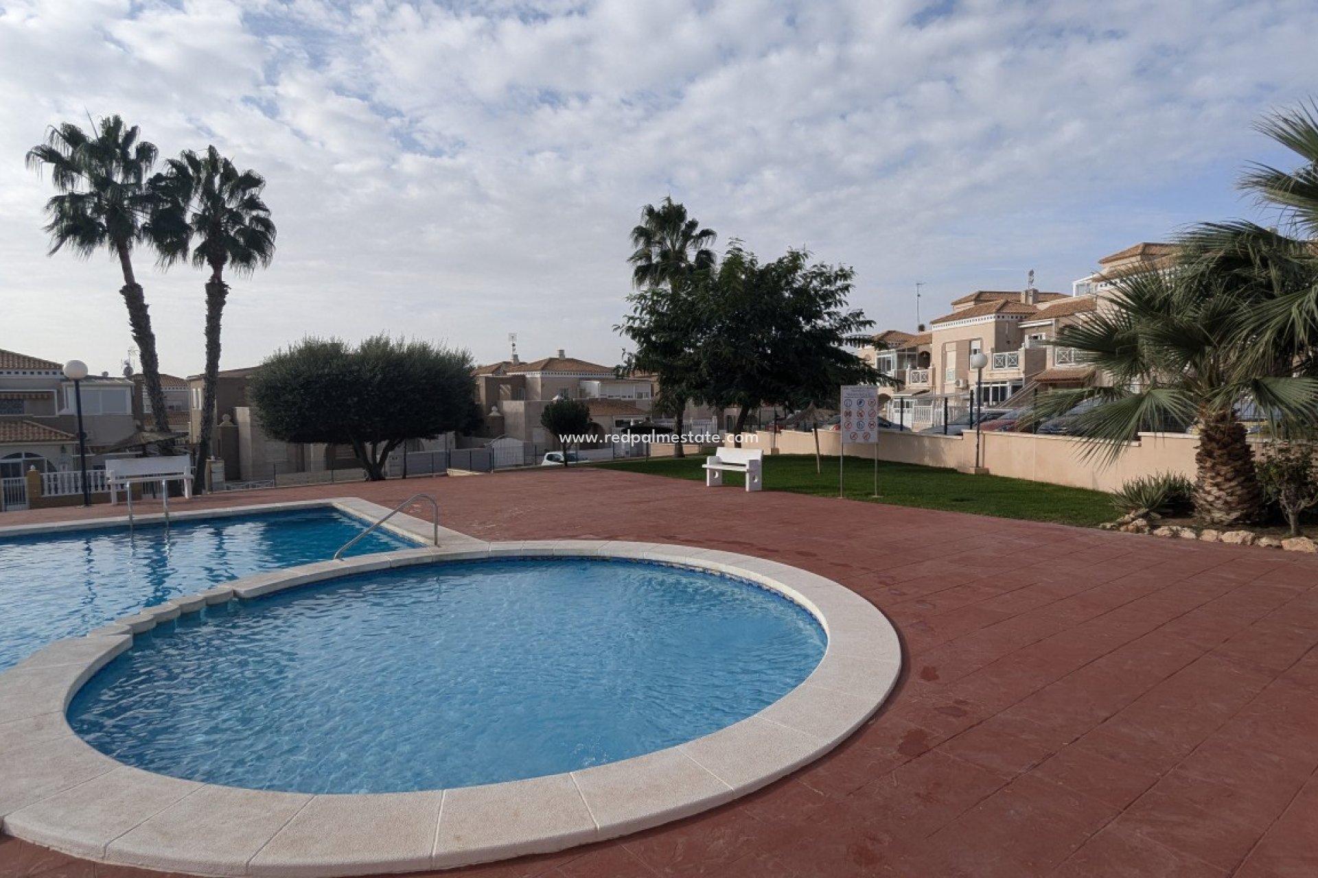 Återförsäljning - Bungalow -
Torrevieja