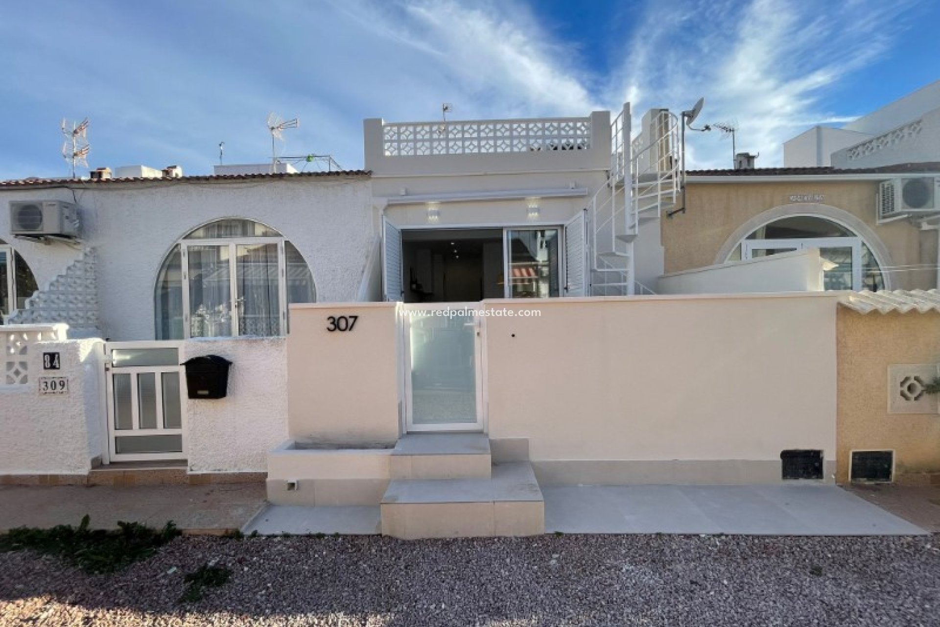 Återförsäljning - Bungalow -
Torrevieja