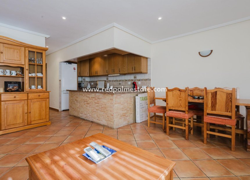 Återförsäljning - Bungalow -
Torrevieja