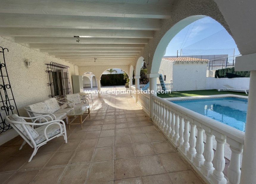 Återförsäljning - Chalet -
Orihuela Costa - Punta Prima