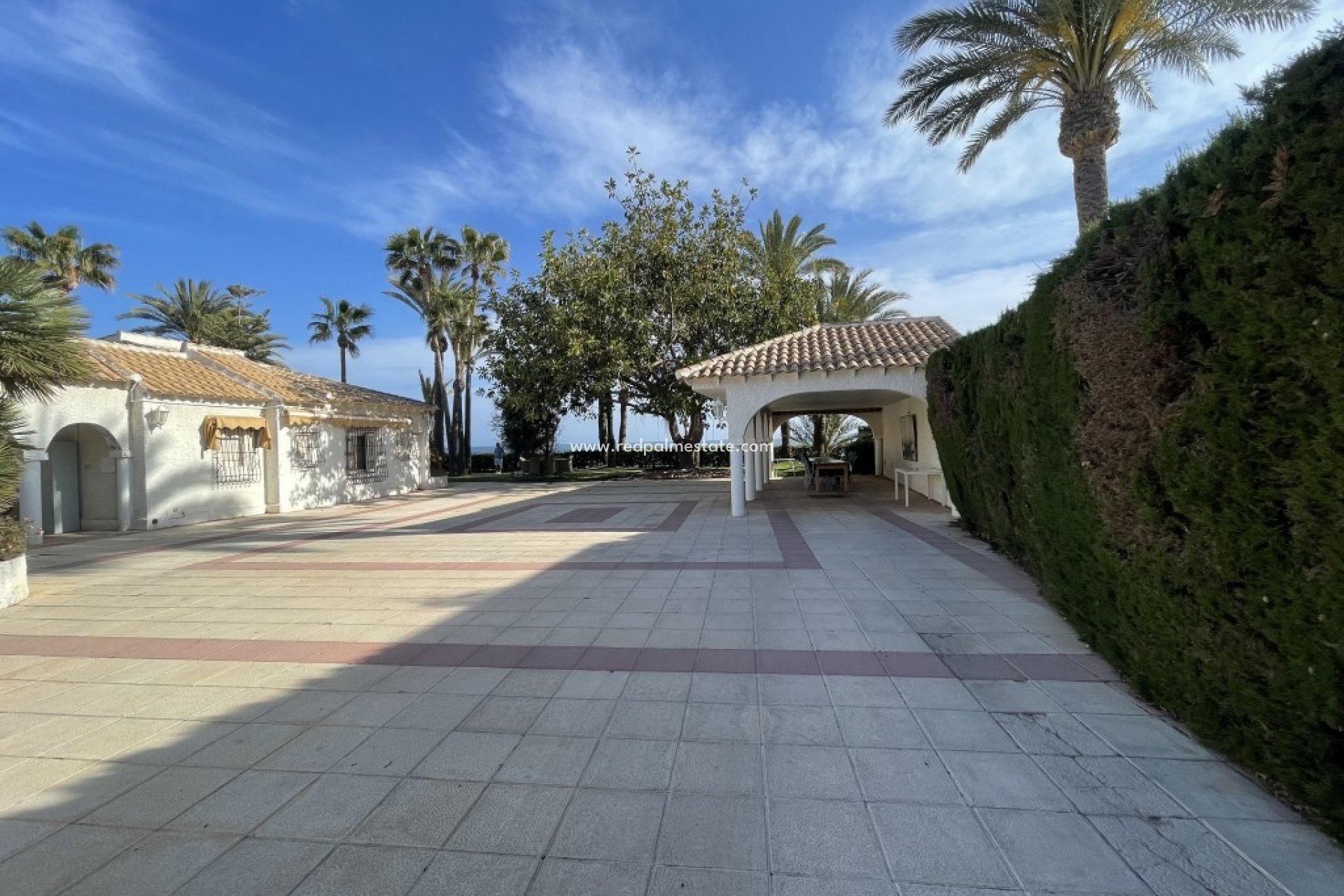 Återförsäljning - Chalet -
Orihuela Costa - Punta Prima