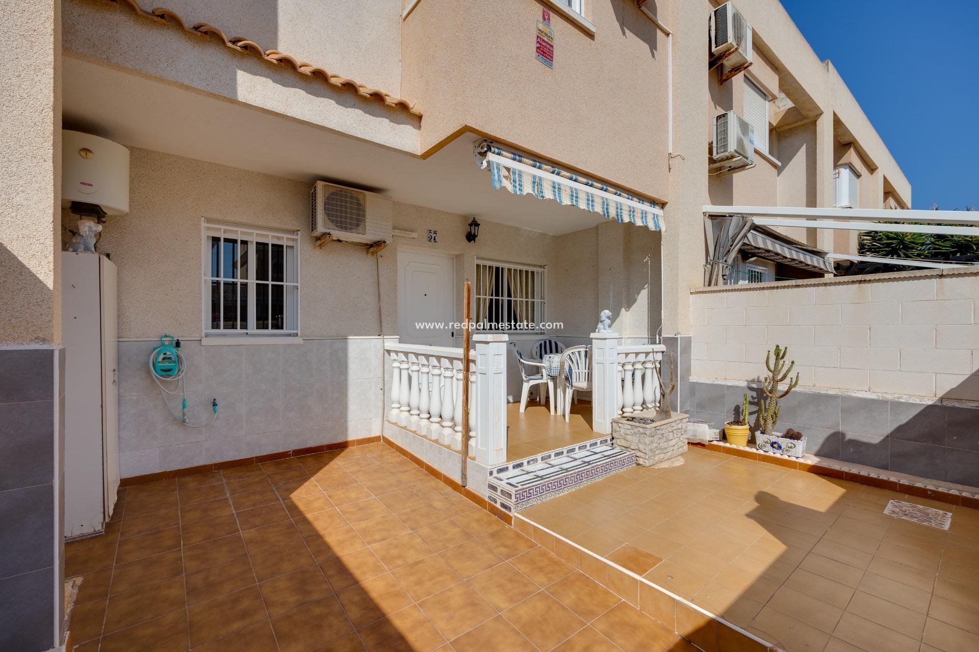 Återförsäljning - Duplex -
Torrevieja - Aguas Nuevas 2