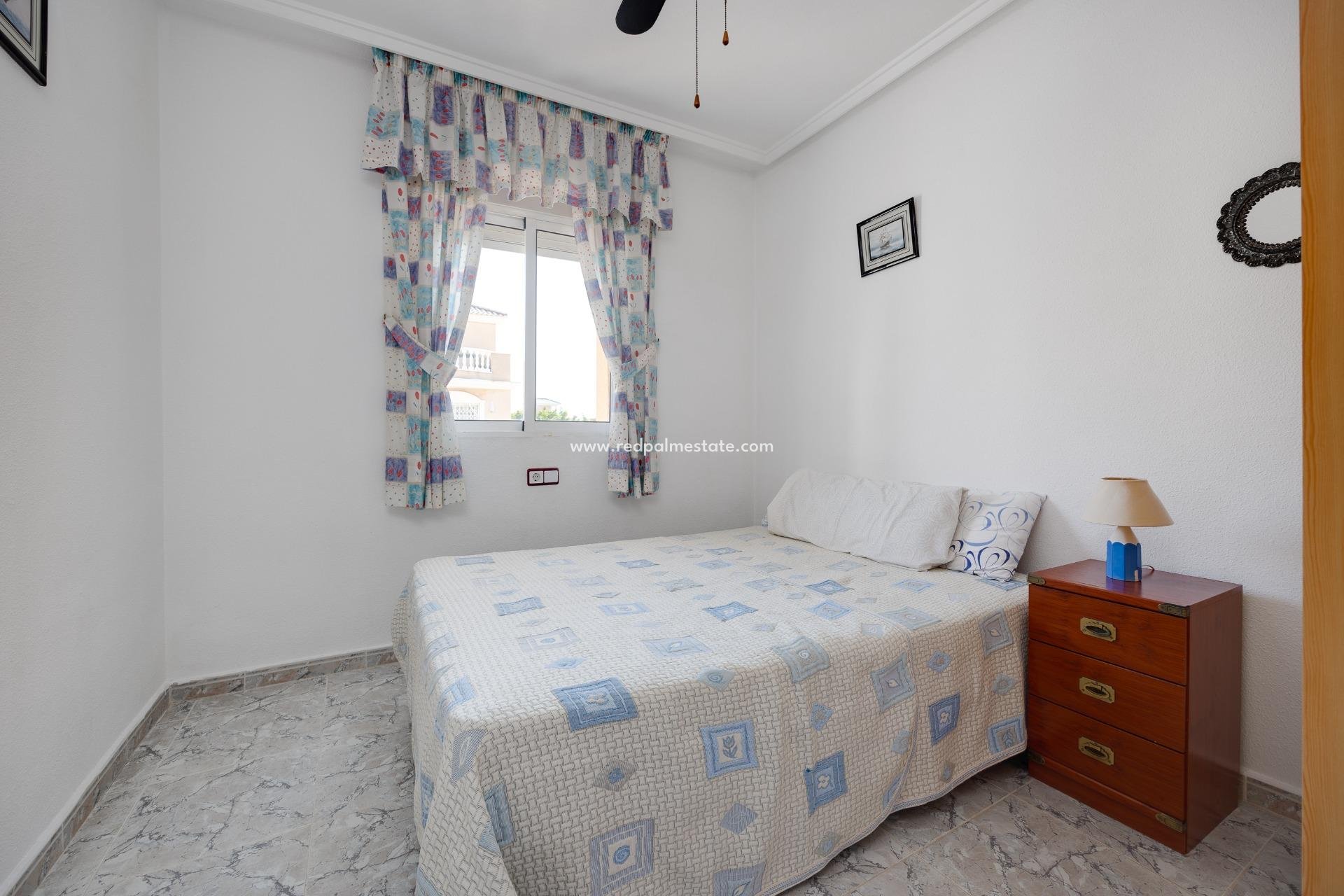 Återförsäljning - Duplex -
Torrevieja - Aguas Nuevas 2