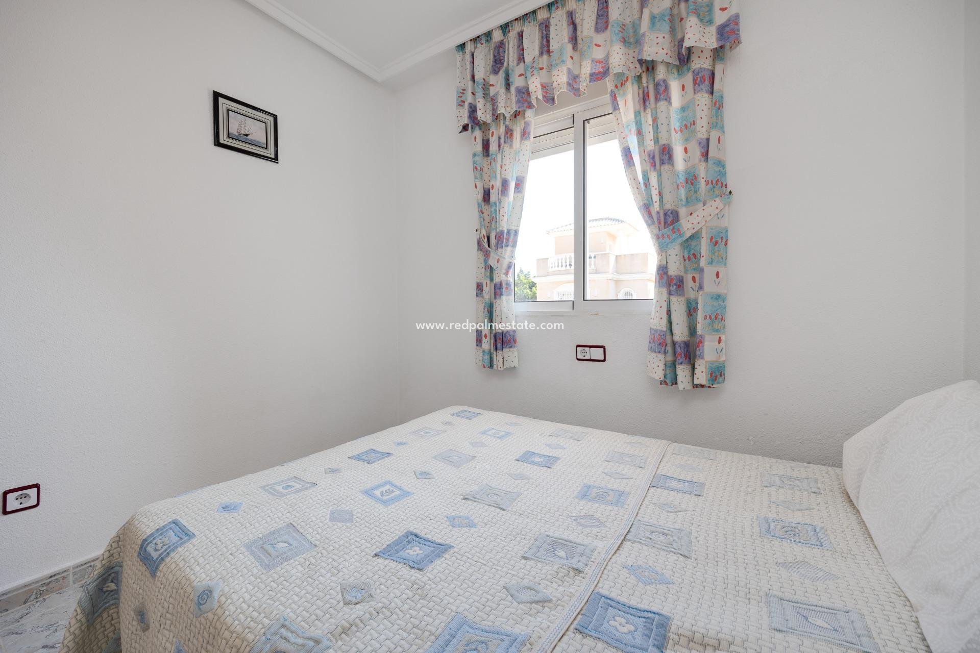 Återförsäljning - Duplex -
Torrevieja - Aguas Nuevas 2