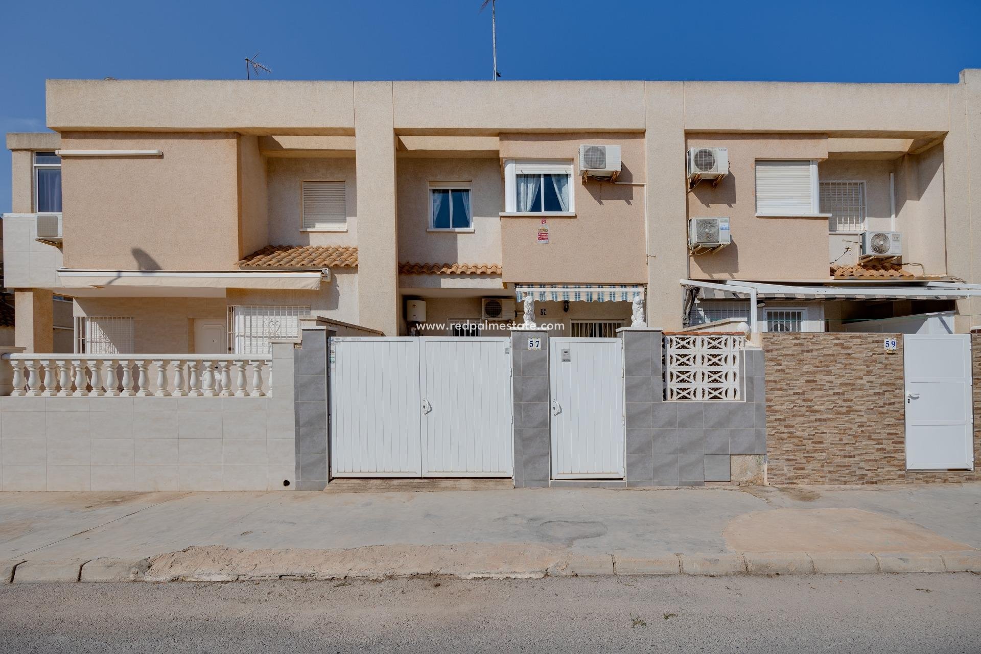 Återförsäljning - Duplex -
Torrevieja - Aguas Nuevas 2