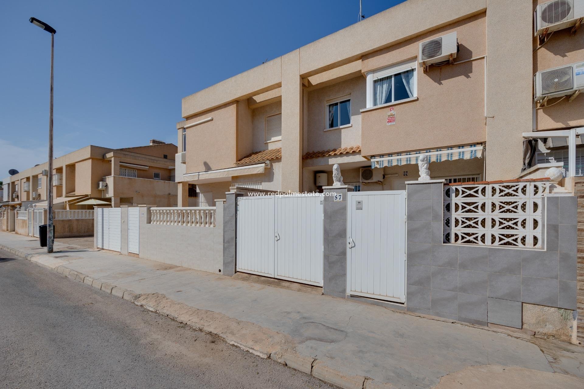 Återförsäljning - Duplex -
Torrevieja - Aguas Nuevas 2