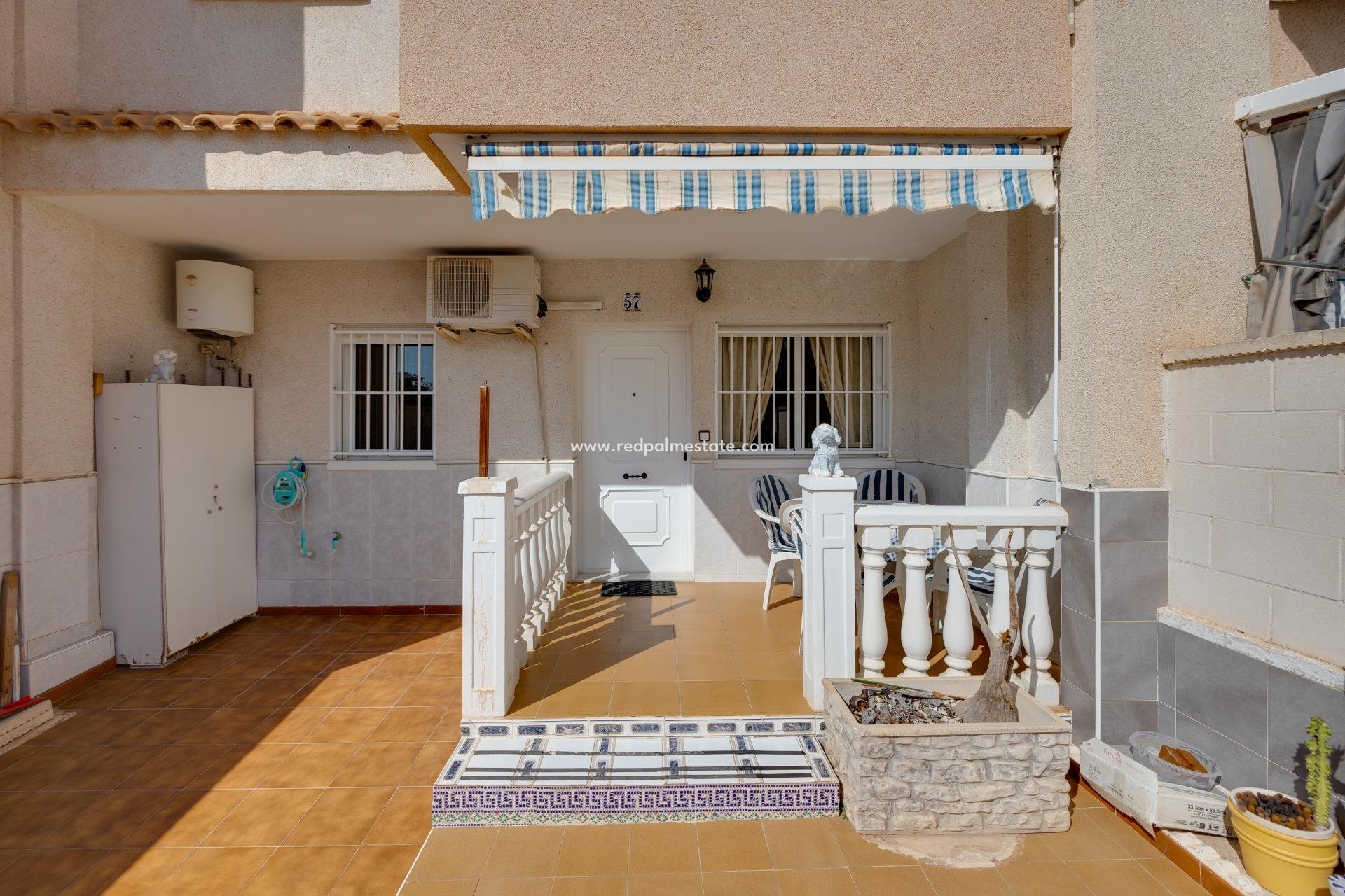 Återförsäljning - Duplex -
Torrevieja - Aguas Nuevas 2