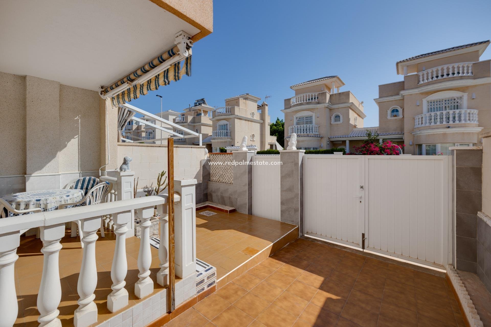 Återförsäljning - Duplex -
Torrevieja - Aguas Nuevas 2