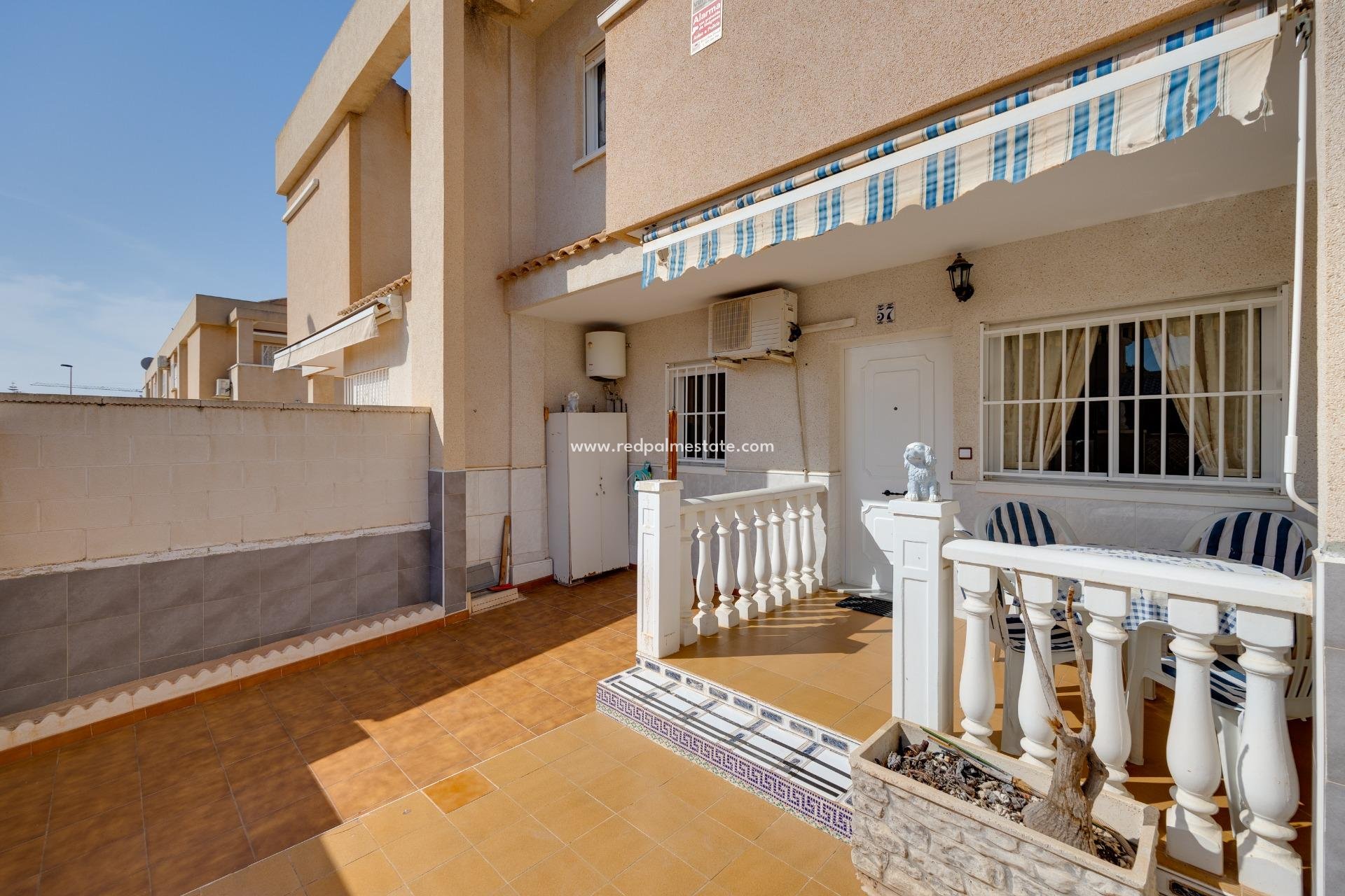 Återförsäljning - Duplex -
Torrevieja - Aguas Nuevas 2